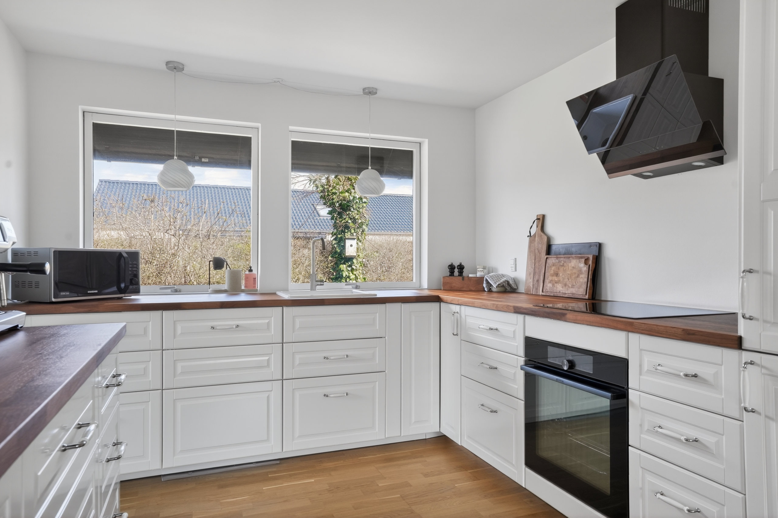 Fremhævet køkken billede i fuldskærmstilstand. Billede af Skovduevej 7, 2680 Solrød Strand