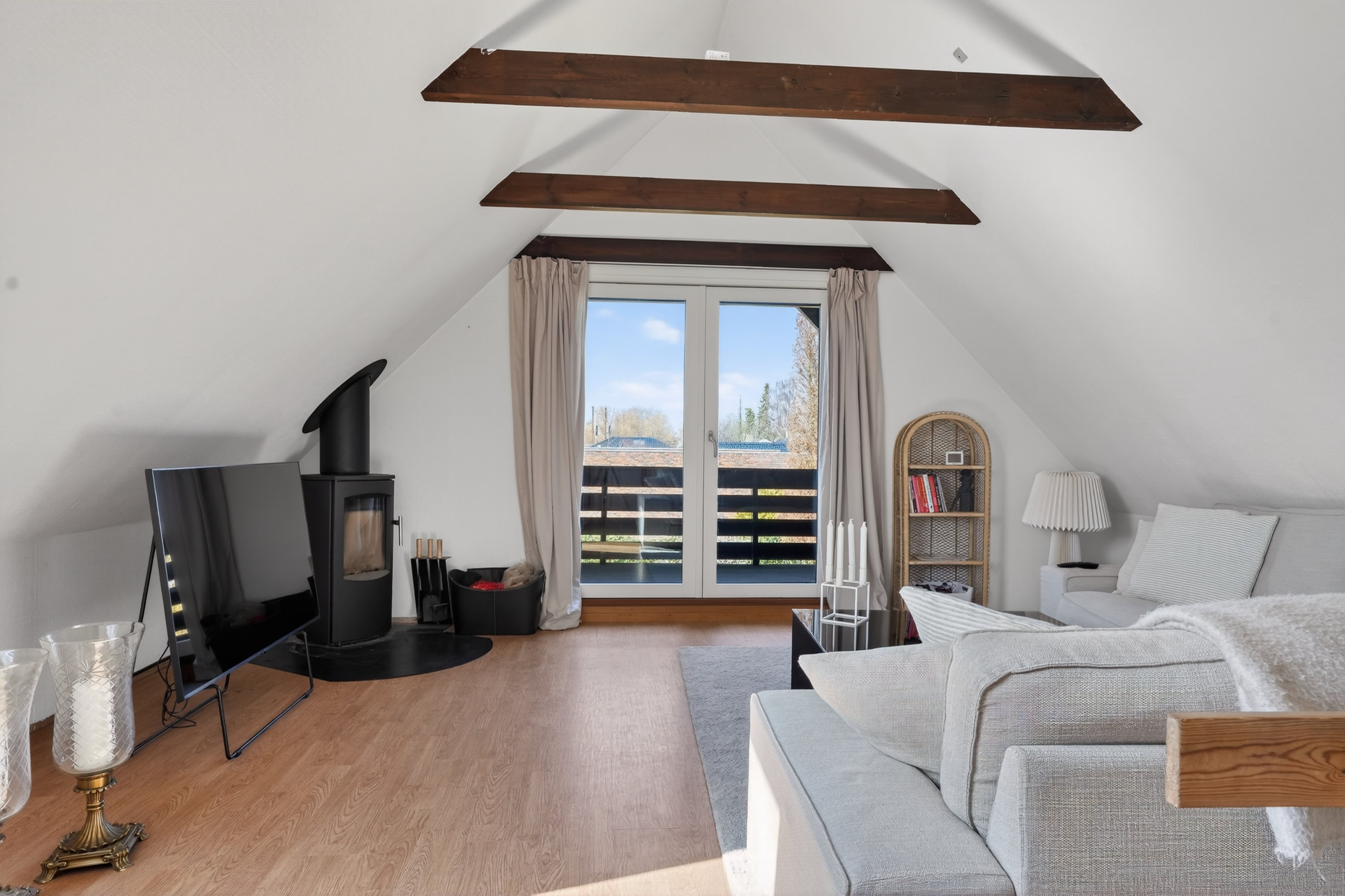 Fremhævet stue billede i fuldskærmstilstand. Billede af Skovduevej 7, 2680 Solrød Strand