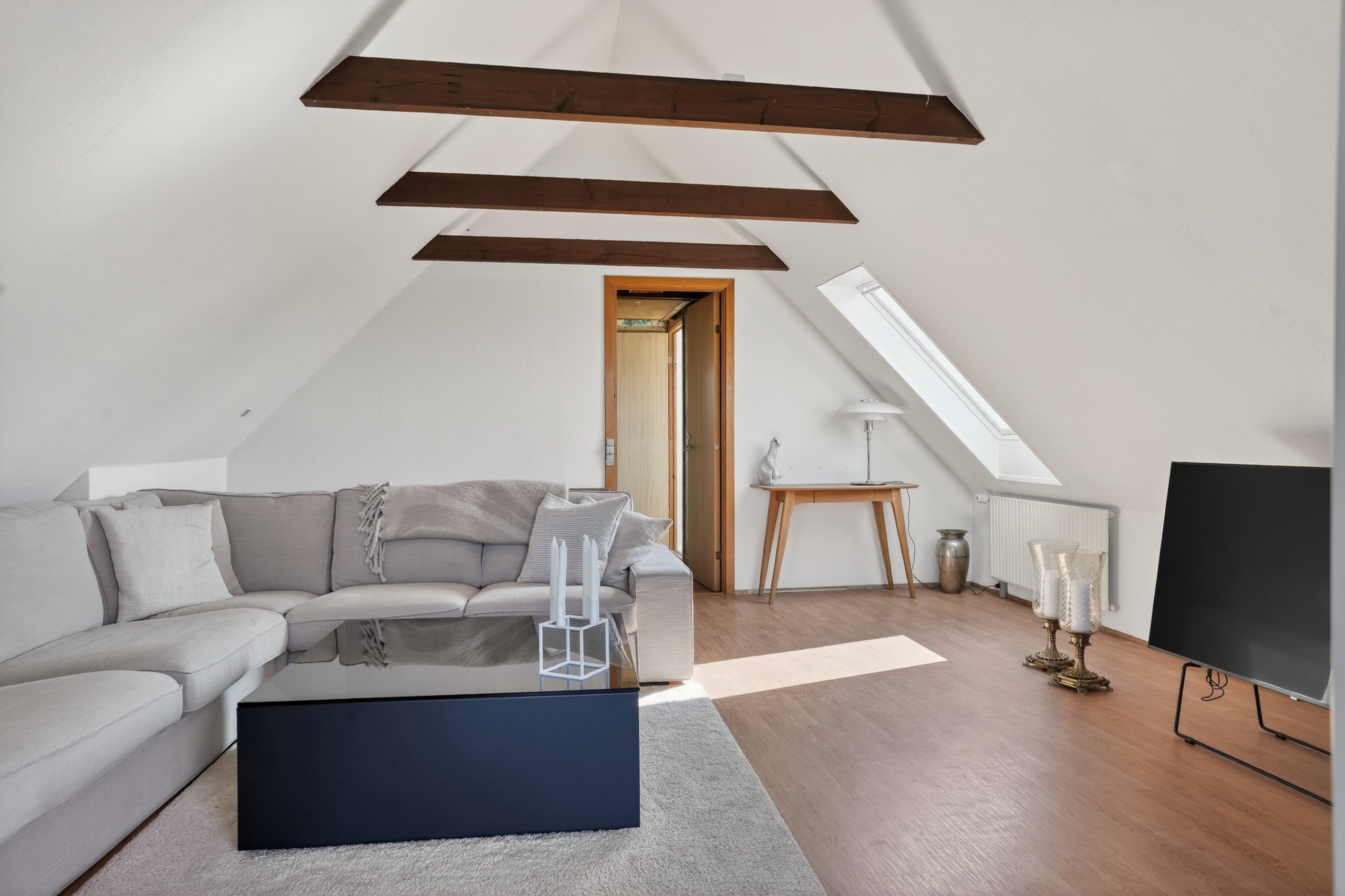 Fremhævet stue billede i fuldskærmstilstand. Billede af Skovduevej 7, 2680 Solrød Strand