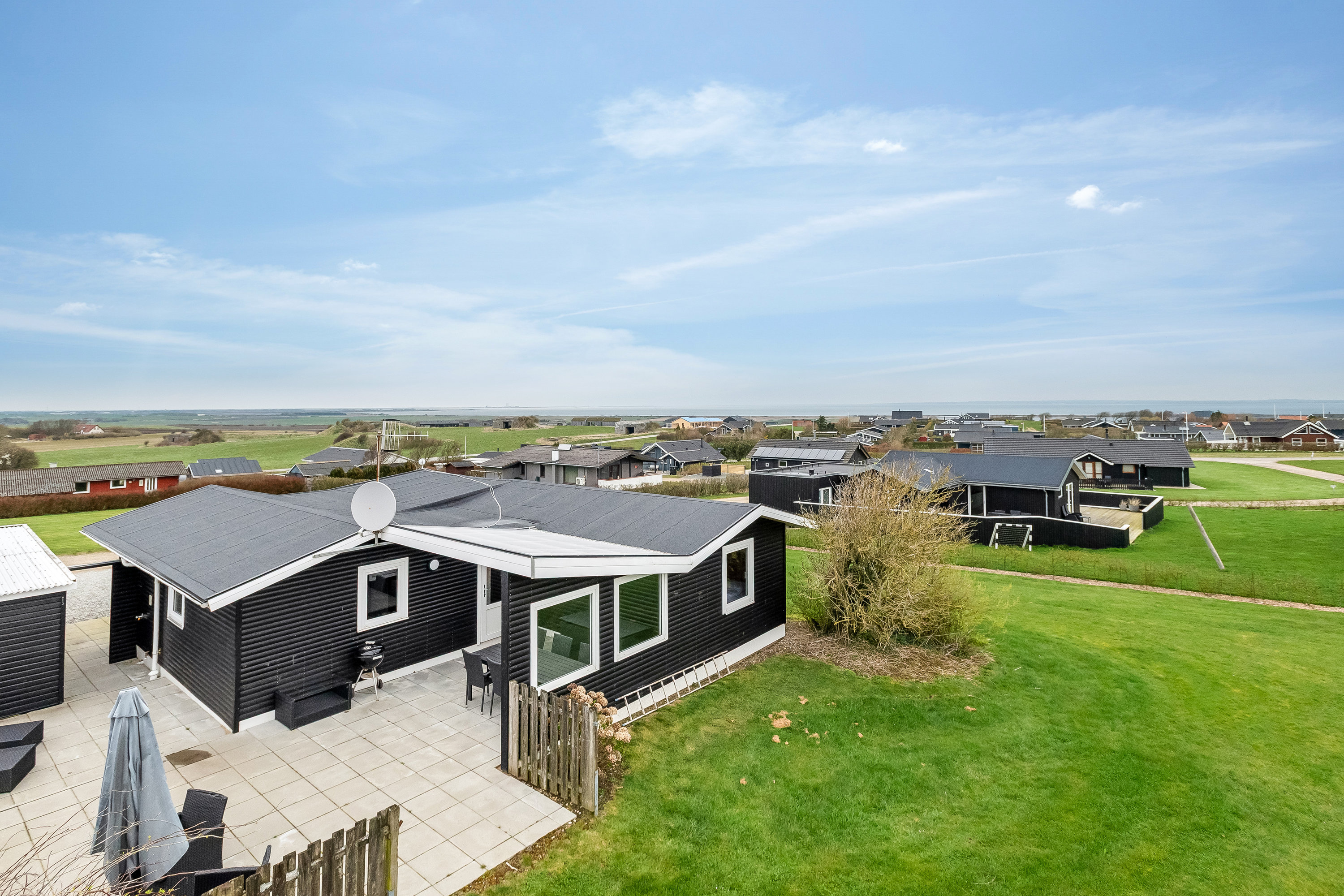 Fremhævet ejendommen billede i fuldskærmstilstand. Billede af Violvej 32, Tørring, 7620 Lemvig