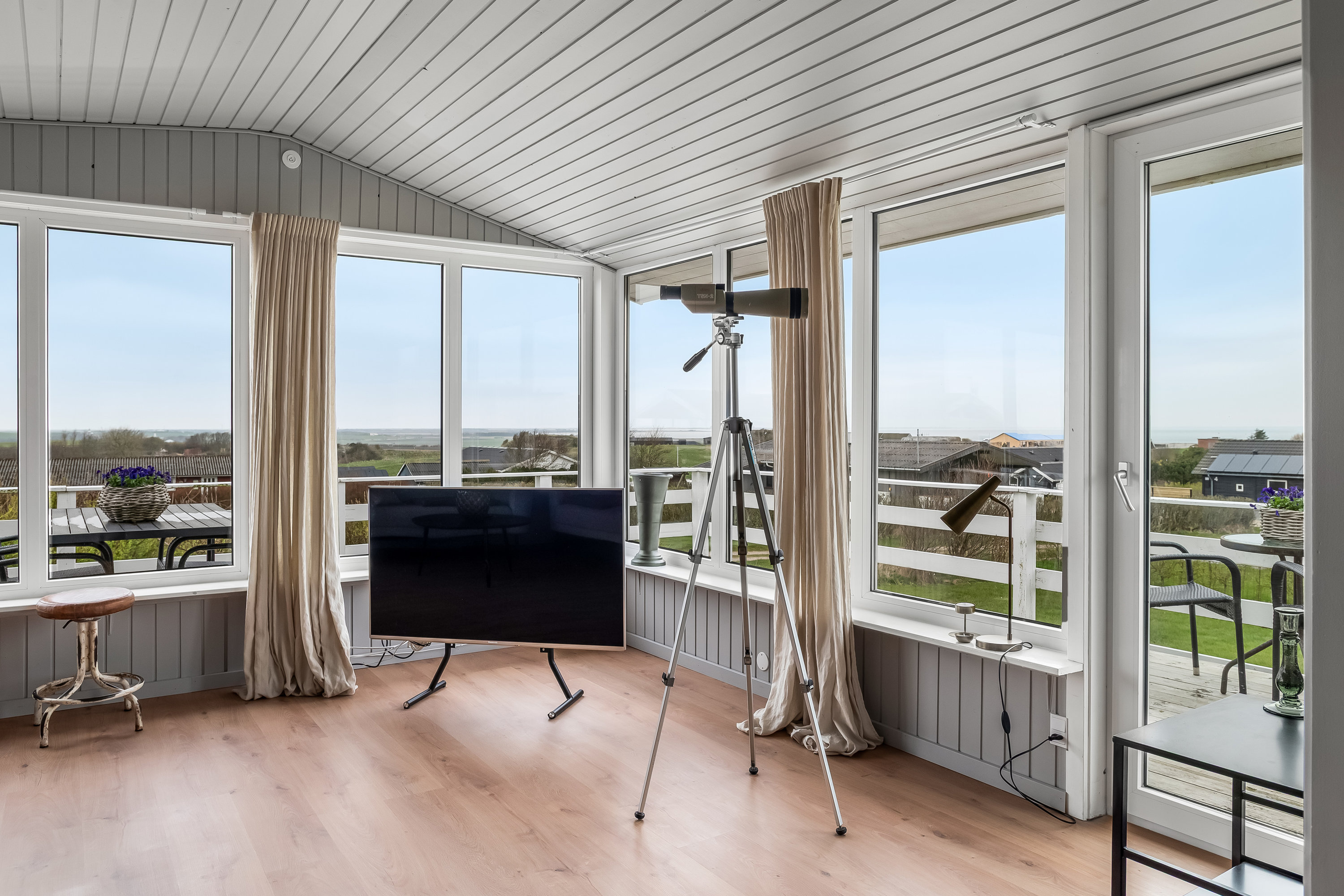 Fremhævet stue billede i fuldskærmstilstand. Billede af Violvej 32, Tørring, 7620 Lemvig