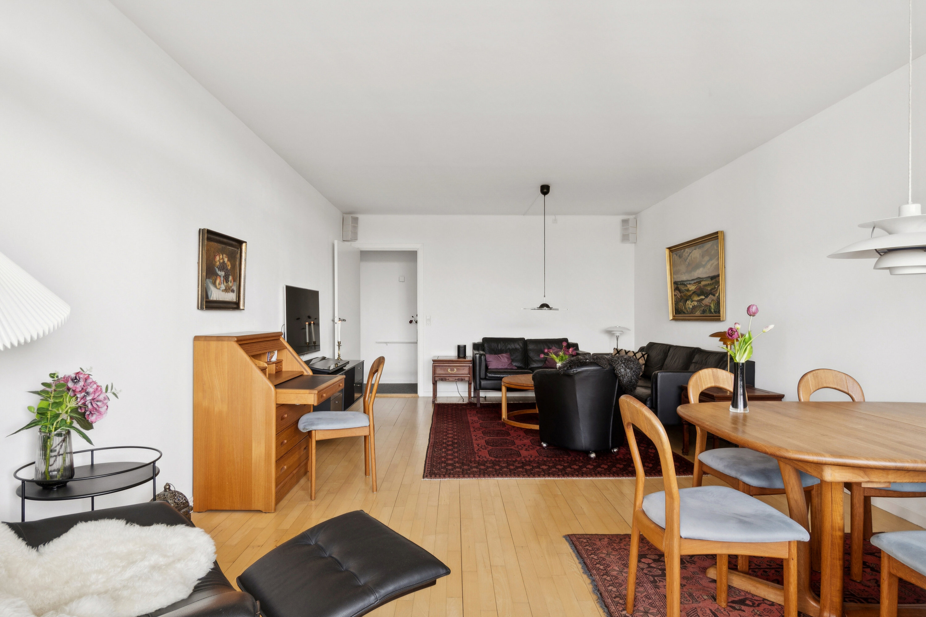 Fremhævet stue billede i fuldskærmstilstand. Billede af Bredebovej 37, 5. tv., 2800 Kongens Lyngby