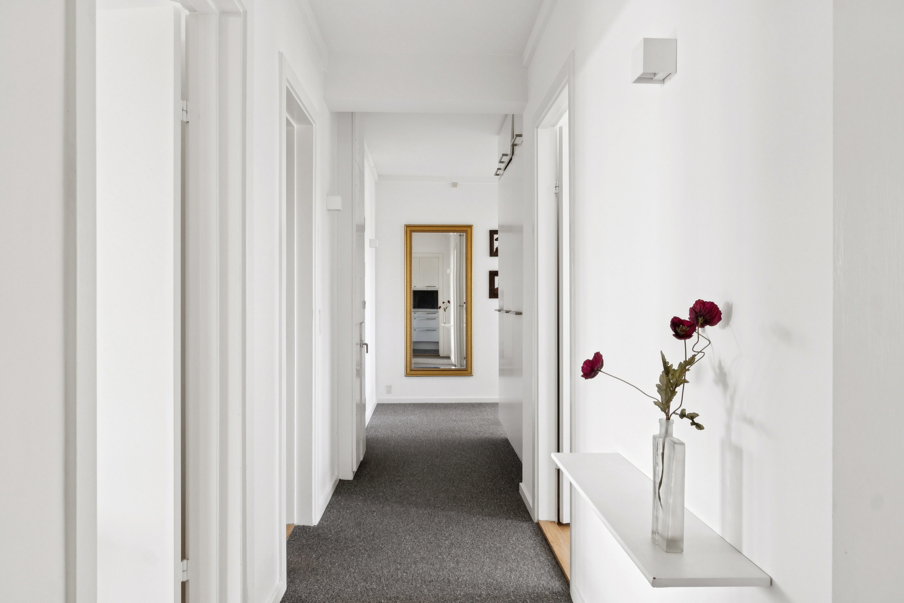 Fremhævet gang billede i fuldskærmstilstand. Billede af Bredebovej 37, 5. tv., 2800 Kongens Lyngby