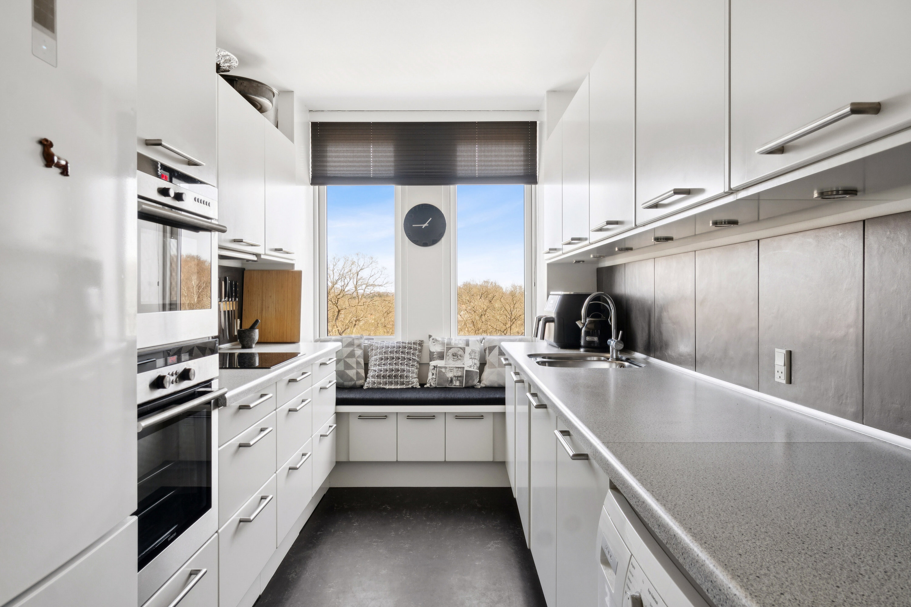 Fremhævet køkken billede i fuldskærmstilstand. Billede af Bredebovej 37, 5. tv., 2800 Kongens Lyngby