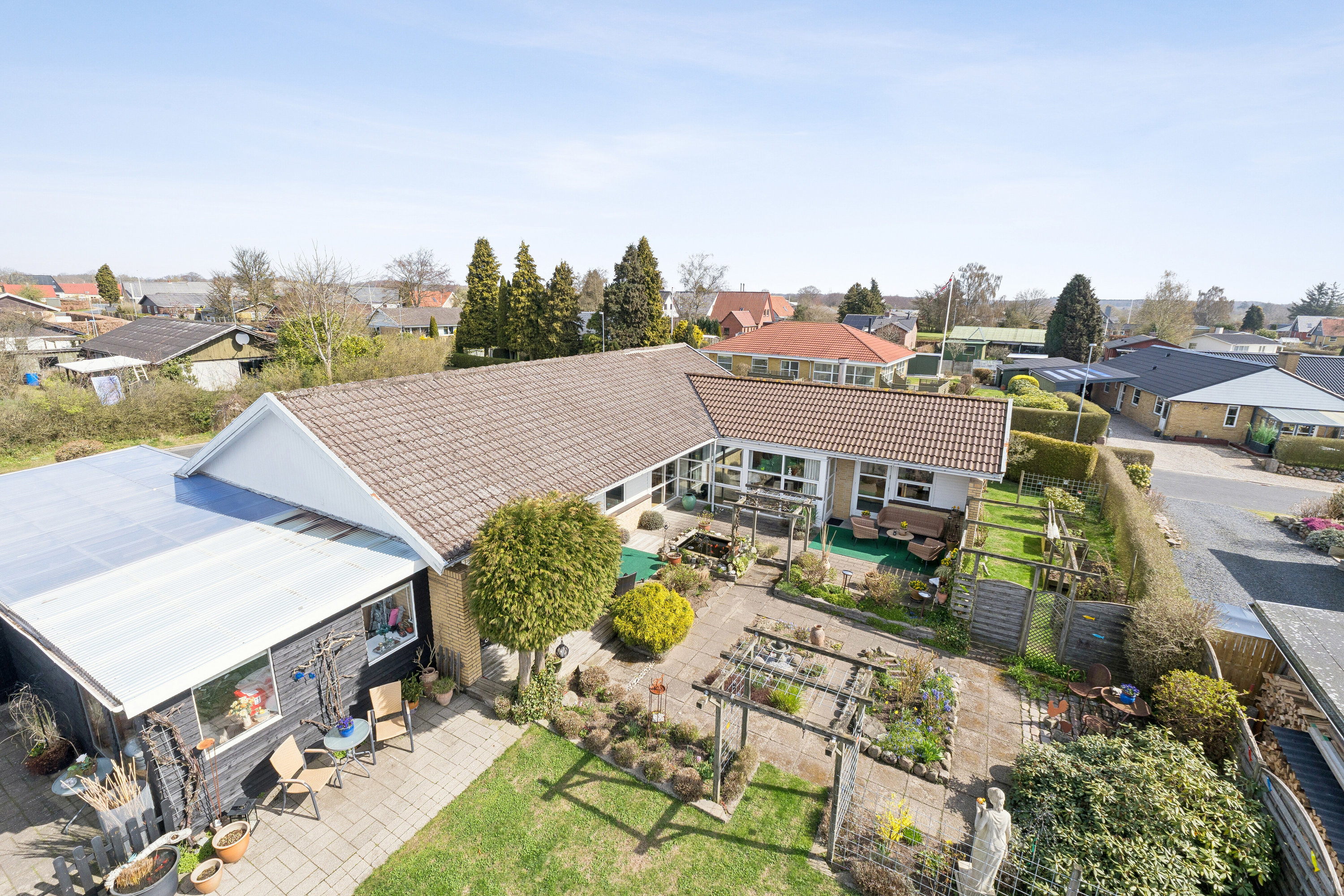 Fremhævet set fra haven billede i fuldskærmstilstand. Billede af Åparken 24, Kirkeby, 5771 Stenstrup