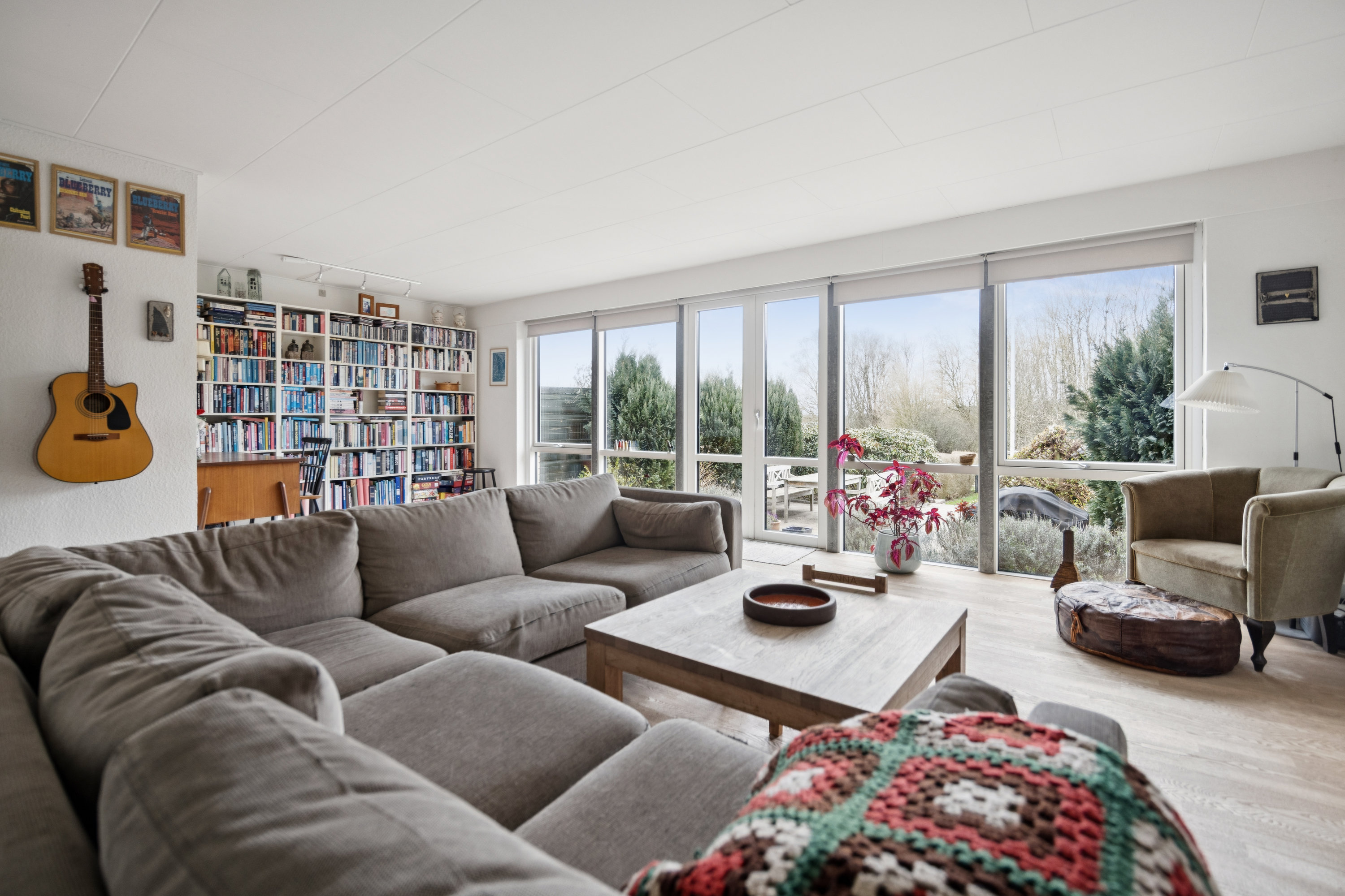 Fremhævet stue billede i fuldskærmstilstand. Billede af Kornelparken 100, 9310 Vodskov