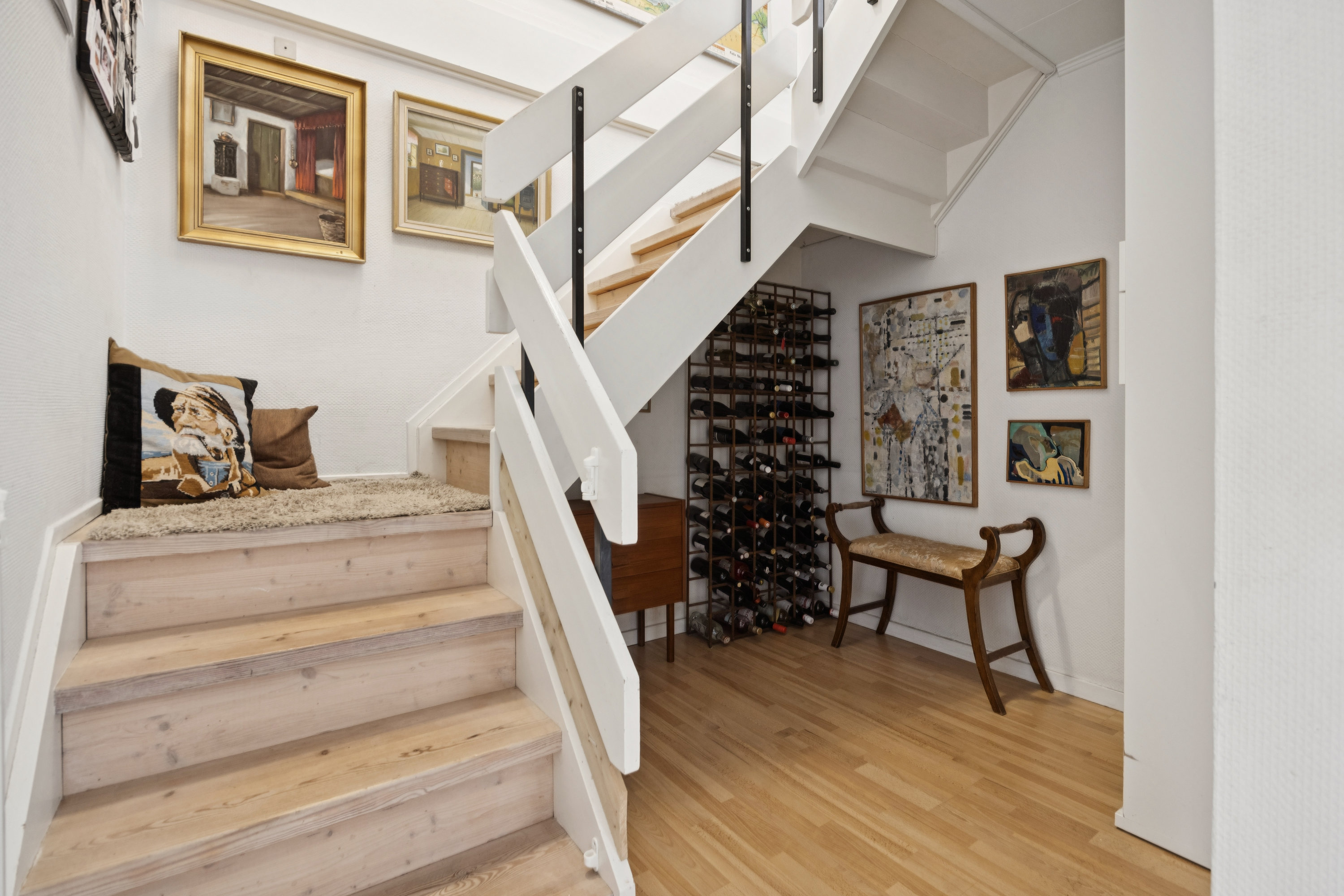 Fremhævet trappe billede i fuldskærmstilstand. Billede af Kornelparken 100, 9310 Vodskov