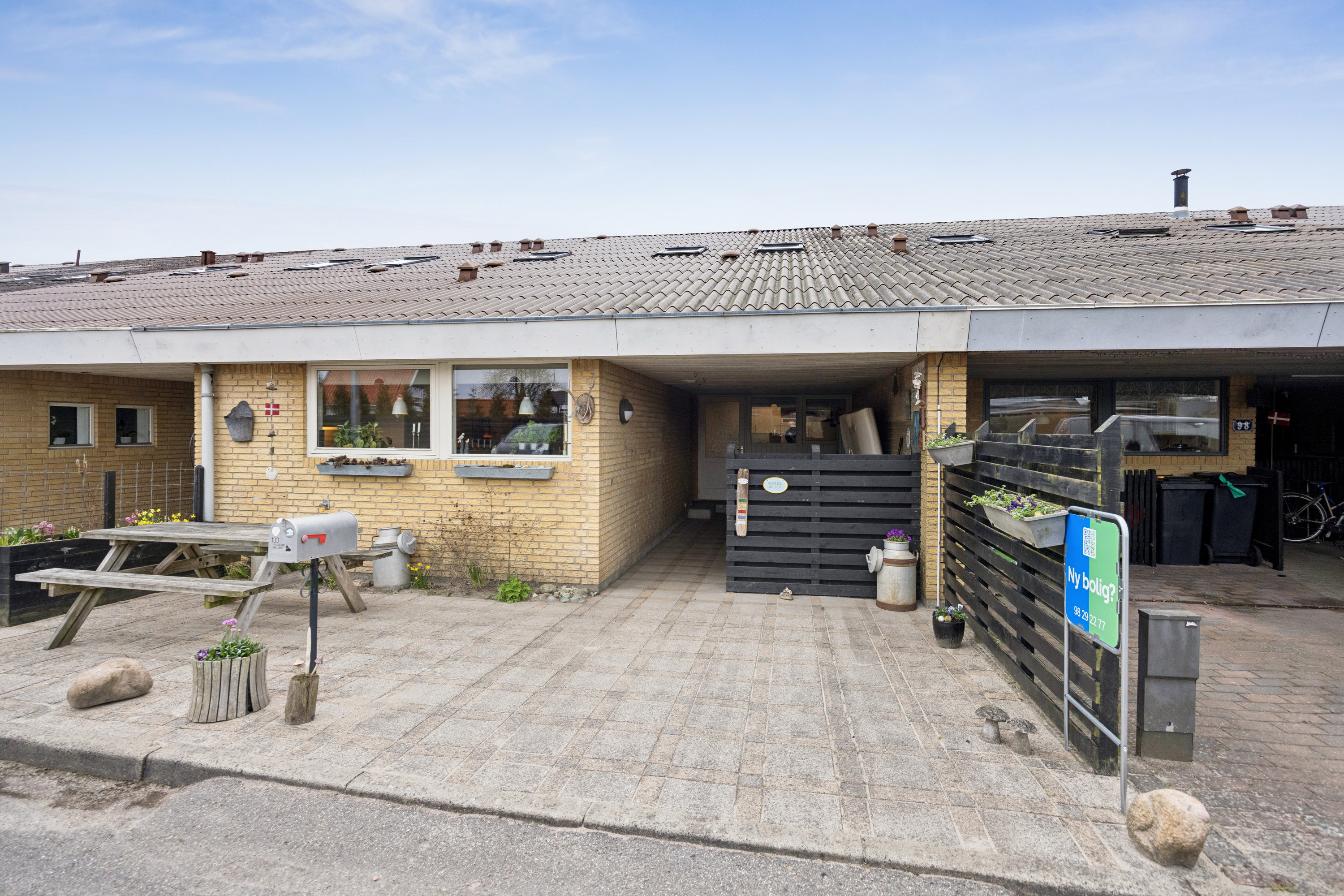 Fremhævet facade billede i fuldskærmstilstand. Billede af Kornelparken 100, 9310 Vodskov