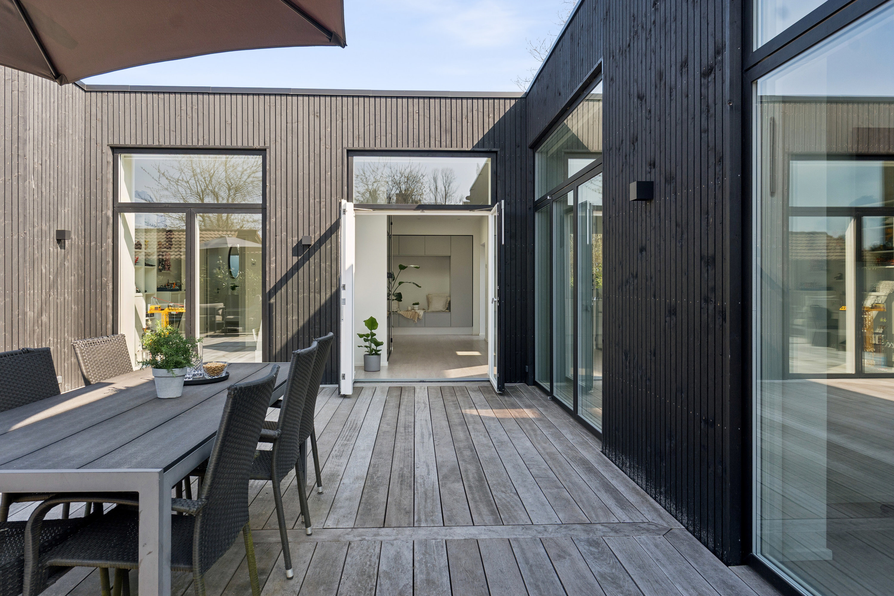 Fremhævet terrasse billede i fuldskærmstilstand. Billede af Lyngholmsvej 8, 2800 Kongens Lyngby