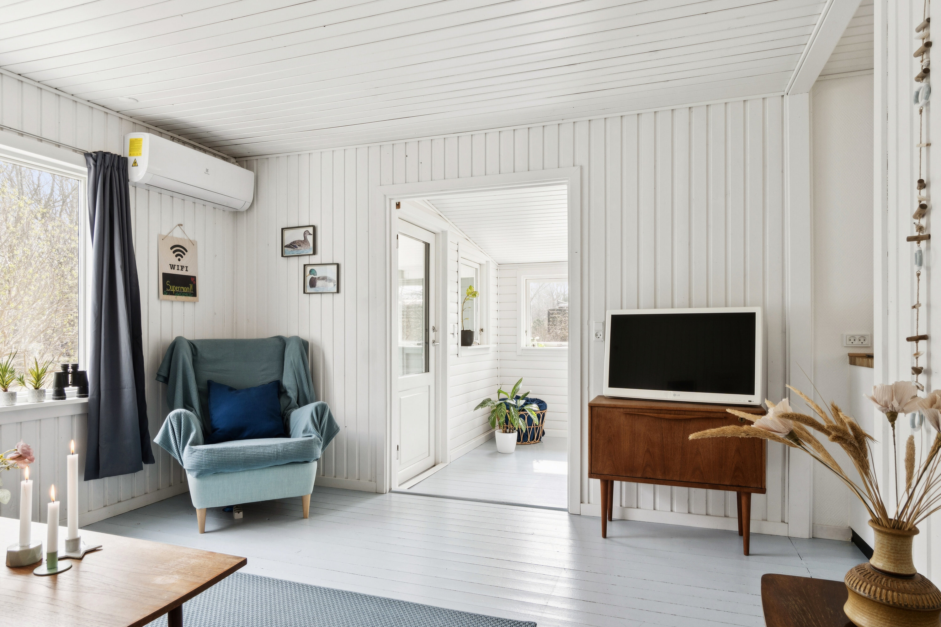 Fremhævet stue billede i fuldskærmstilstand. Billede af Herlufholmsvej 3, Højby Lyng, 4573 Højby