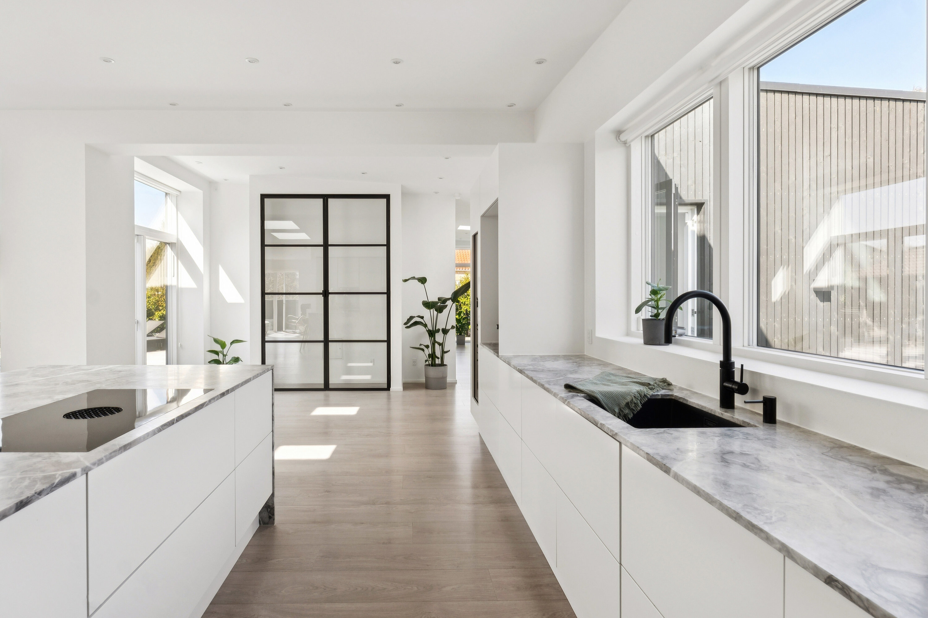 Fremhævet køkken billede i fuldskærmstilstand. Billede af Lyngholmsvej 8, 2800 Kongens Lyngby