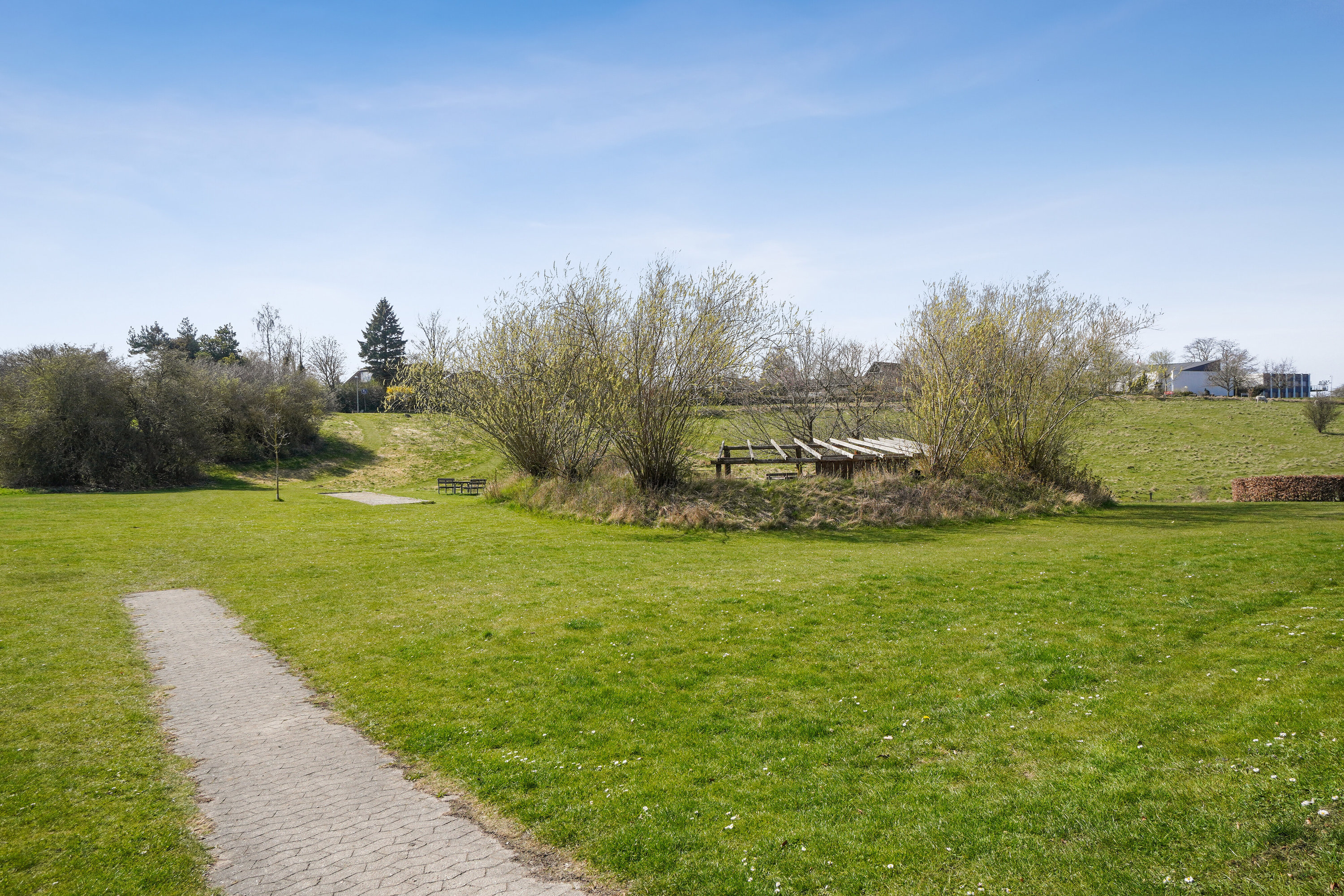 Fremhævet udendørs billede i fuldskærmstilstand. Billede af Terrasserne 140, Himmelev, 4000 Roskilde