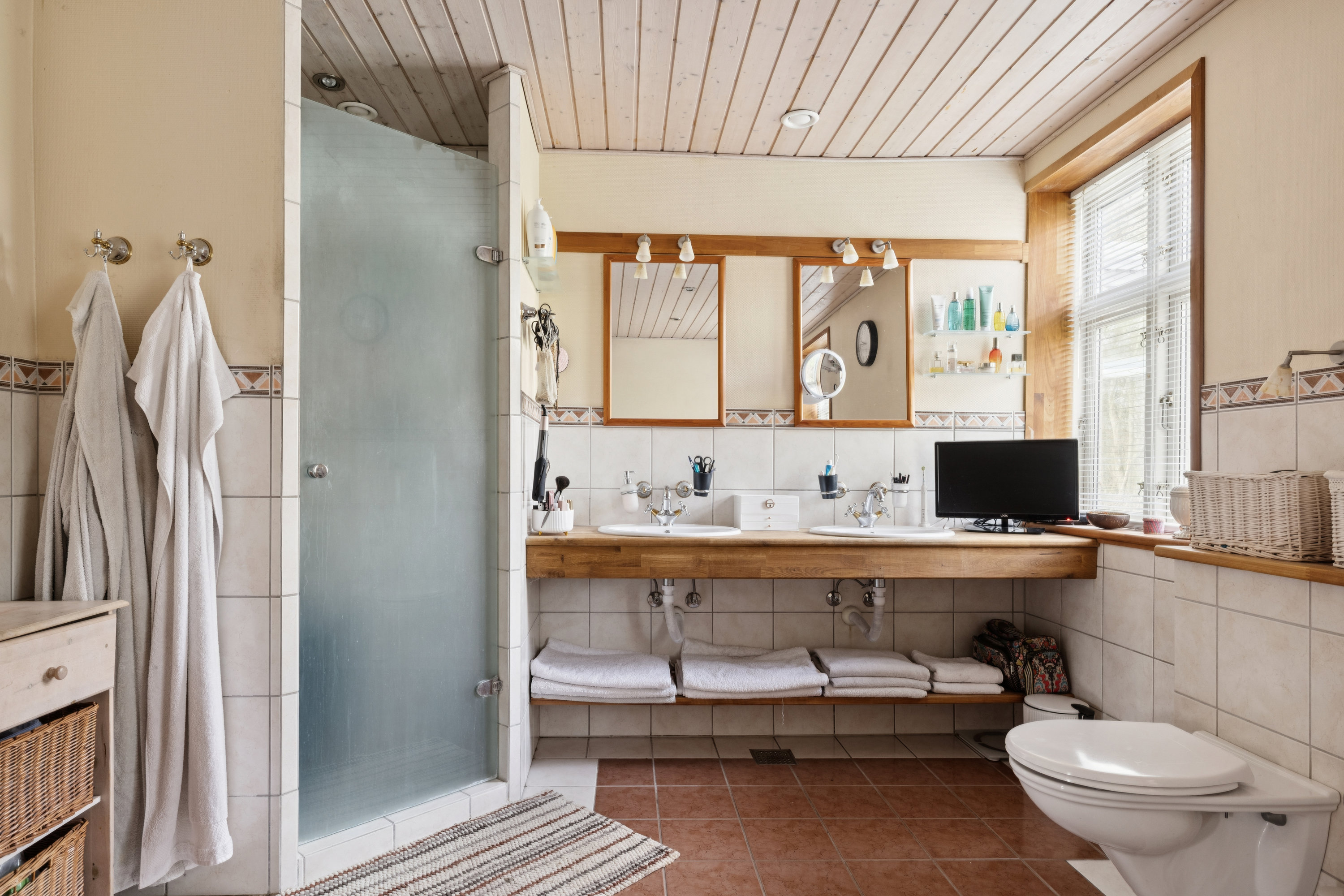 Fremhævet badeværelse billede i fuldskærmstilstand. Billede af Fiskbækvej 6, 8831 Løgstrup