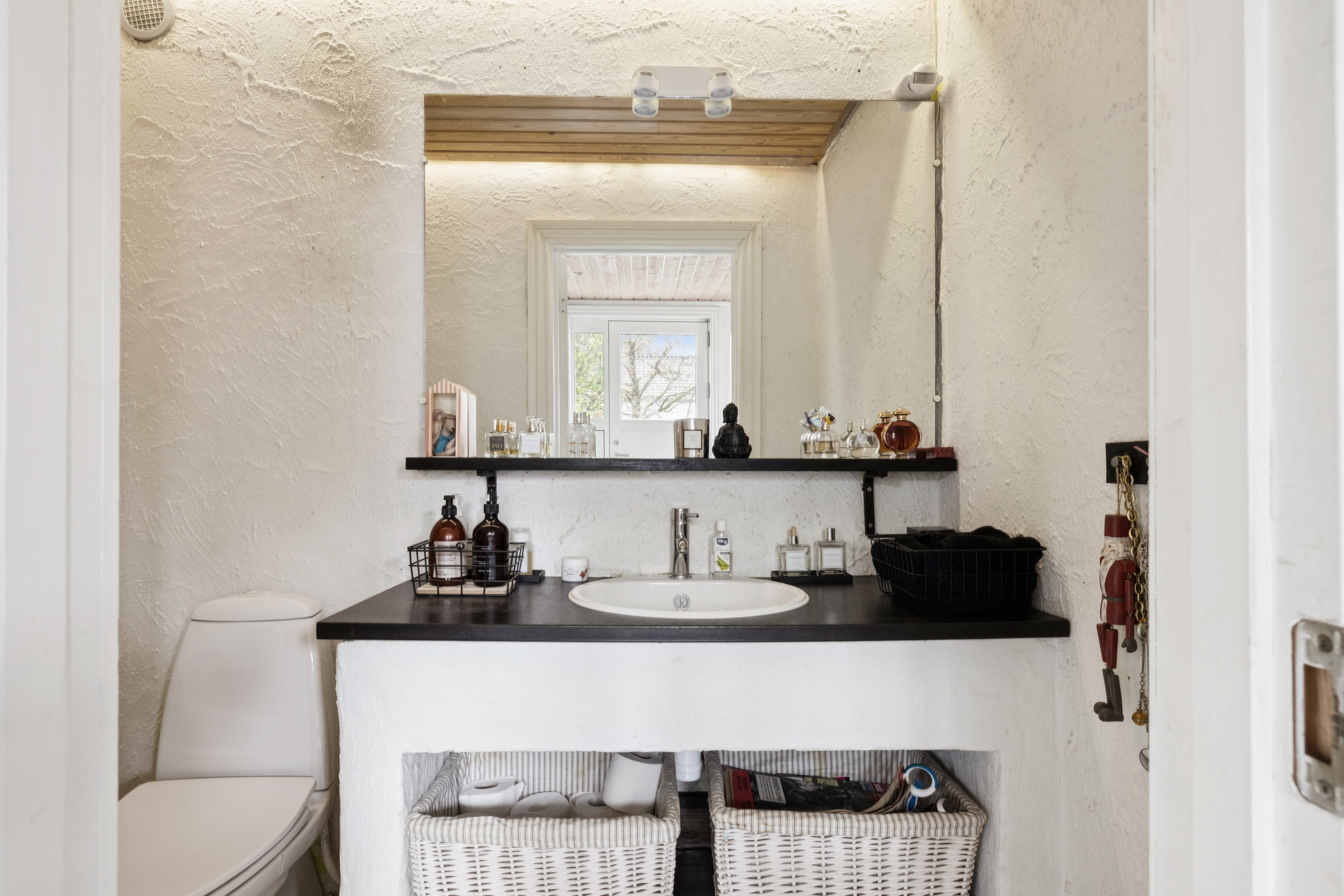 Fremhævet badeværelse billede i fuldskærmstilstand. Billede af Fiskbækvej 6, 8831 Løgstrup