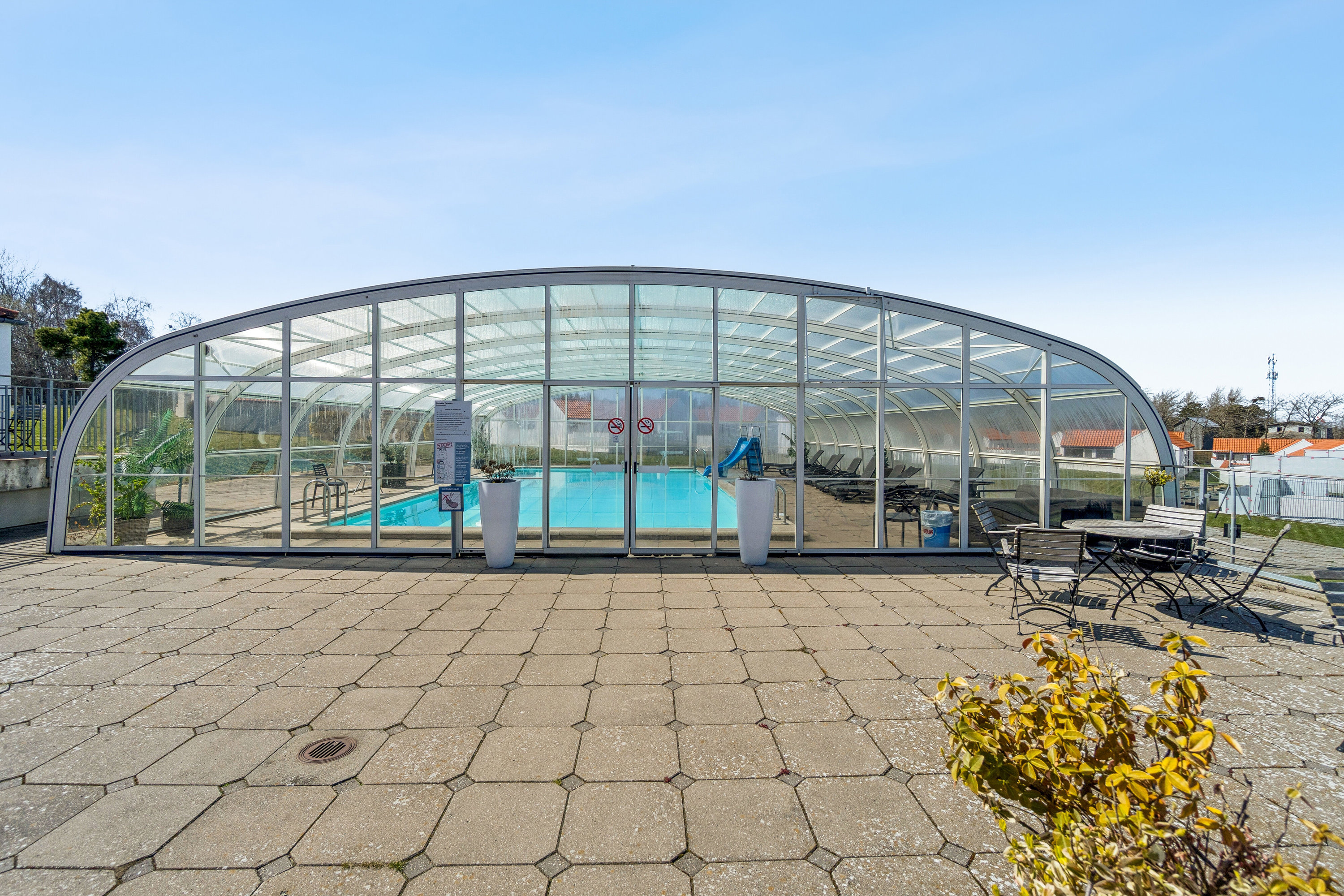 Fremhævet swimmingpool billede i fuldskærmstilstand. Billede af Genvej 4, 52., 3770 Allinge
