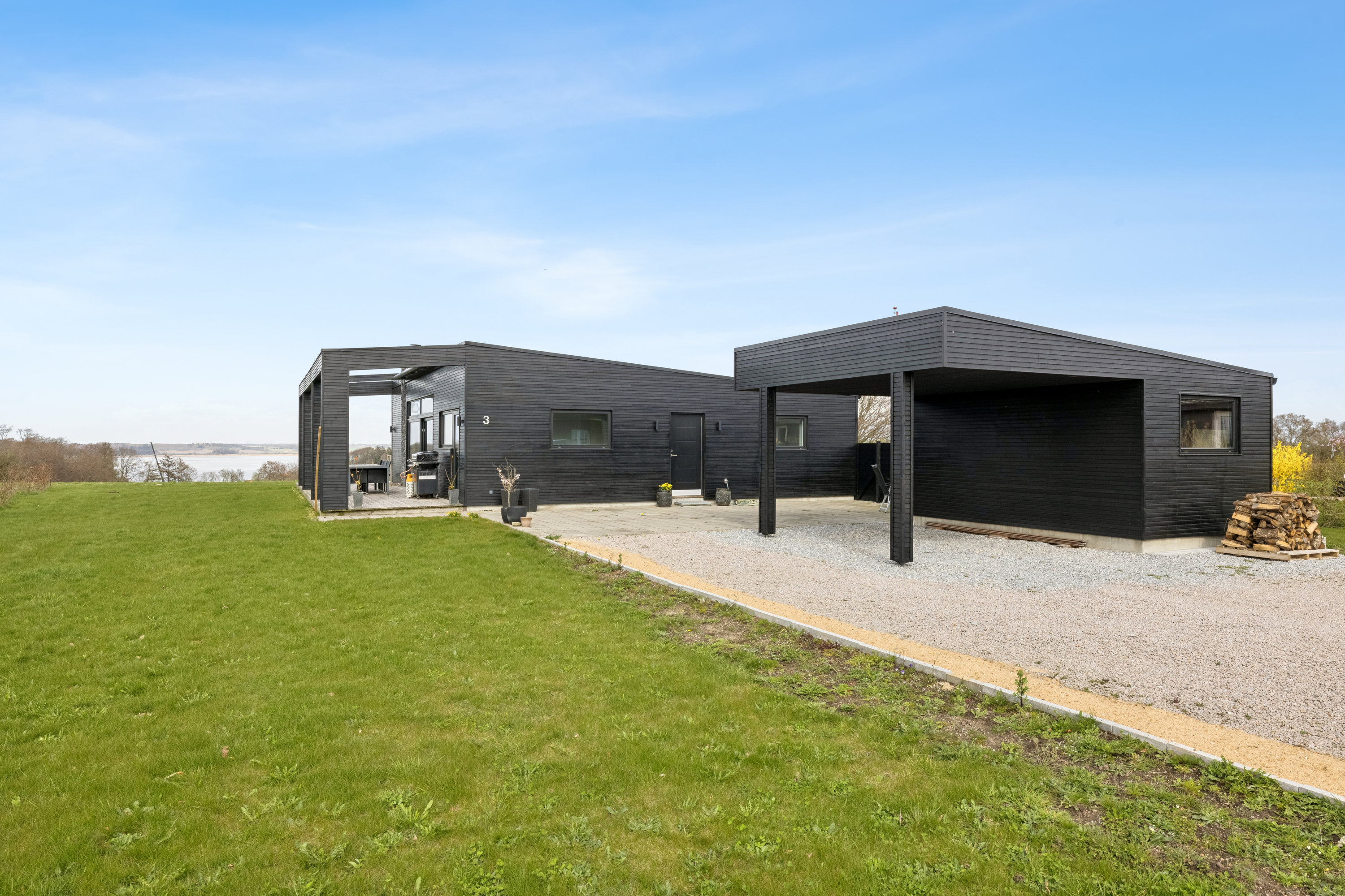 Fremhævet andet billede i fuldskærmstilstand. Billede af Isfuglebakken 3, Hjarbæk, 8831 Løgstrup