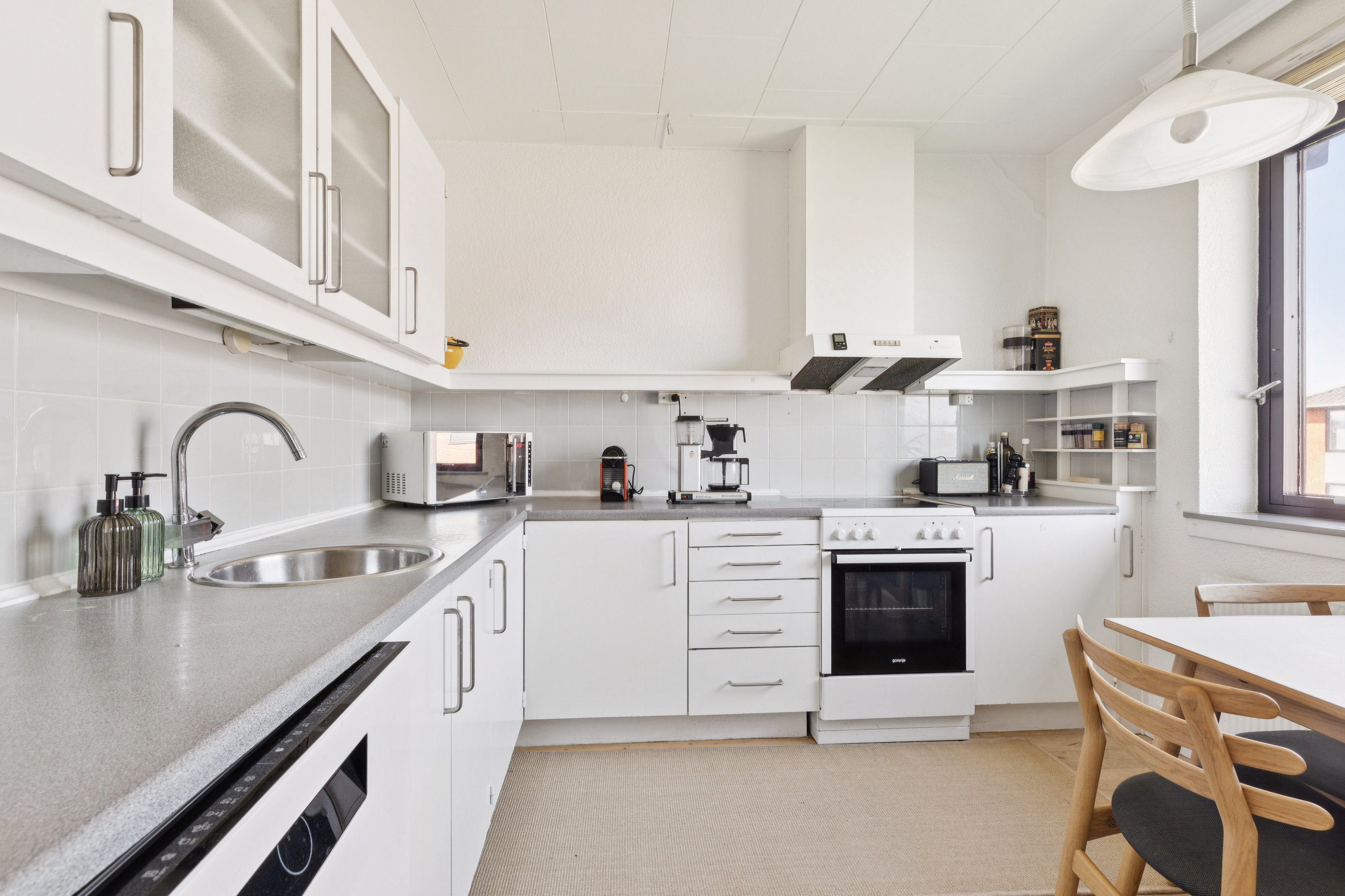 Fremhævet køkken billede i fuldskærmstilstand. Billede af Parkvej 139, 2. th., 2630 Taastrup