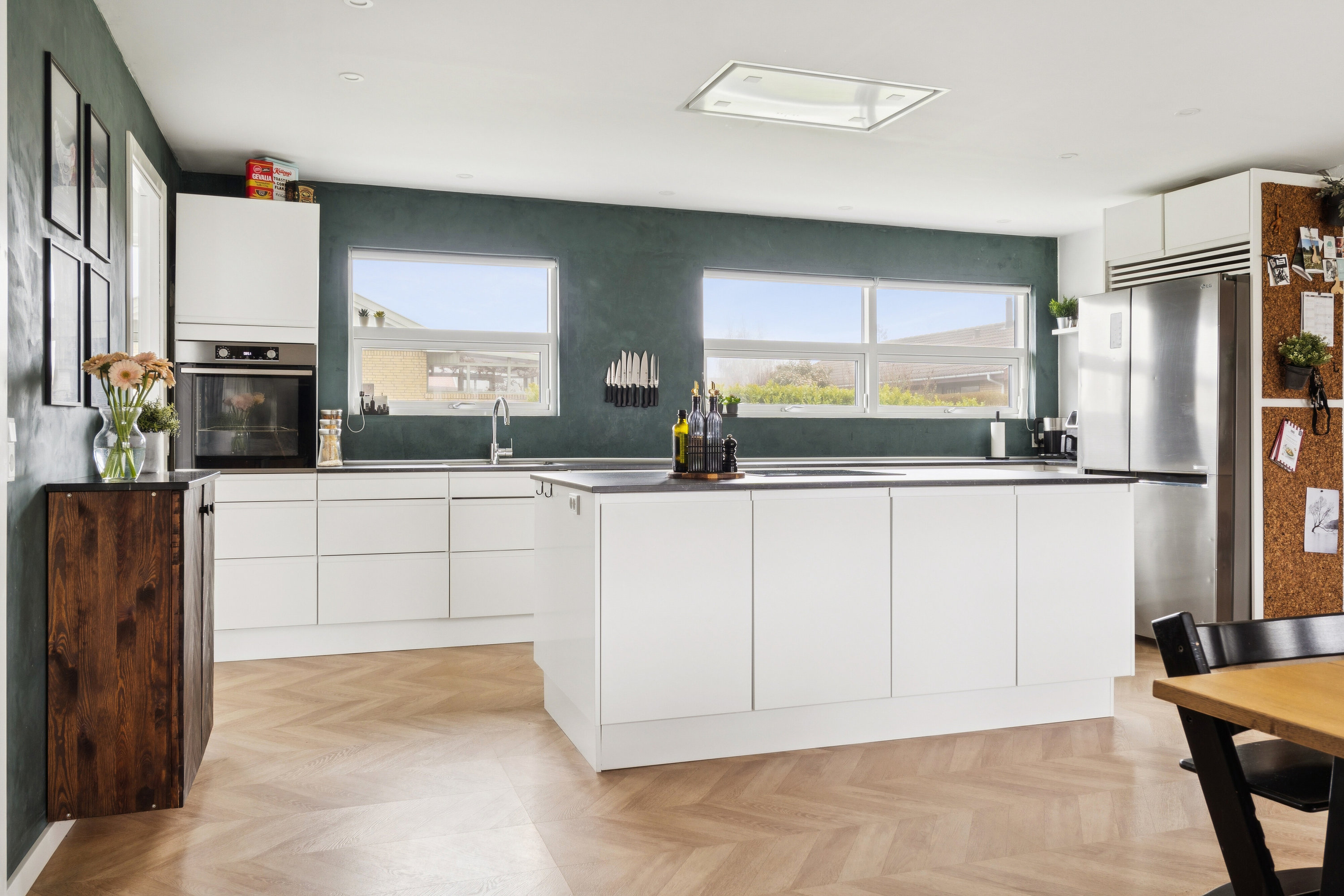 Fremhævet køkken billede i fuldskærmstilstand. Billede af Harevænget 141, 5800 Nyborg