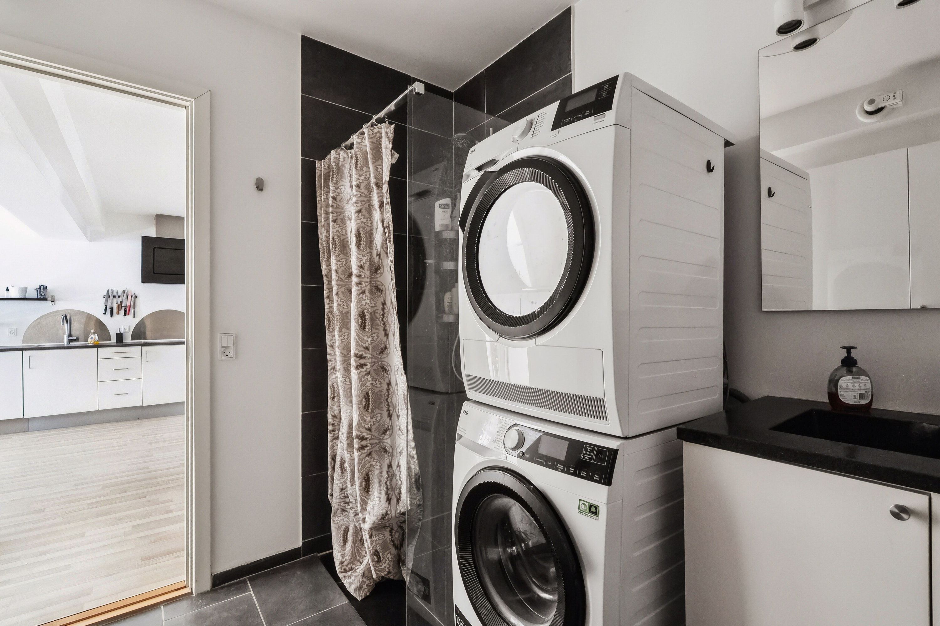 Fremhævet badeværelse billede i fuldskærmstilstand. Billede af Svend Gønges Torv 6, st.. th., 4720 Præstø