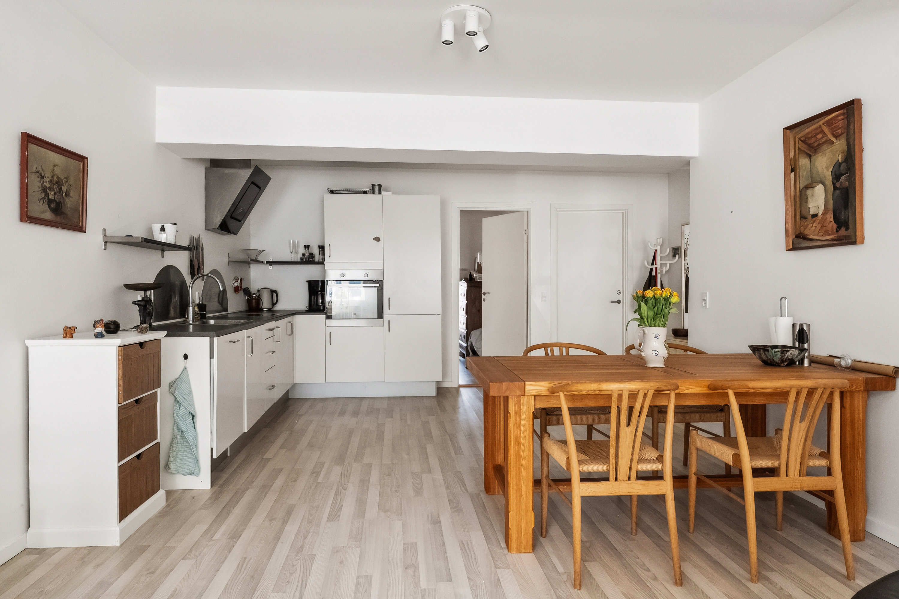 Fremhævet spisestue billede i fuldskærmstilstand. Billede af Svend Gønges Torv 6, st.. th., 4720 Præstø