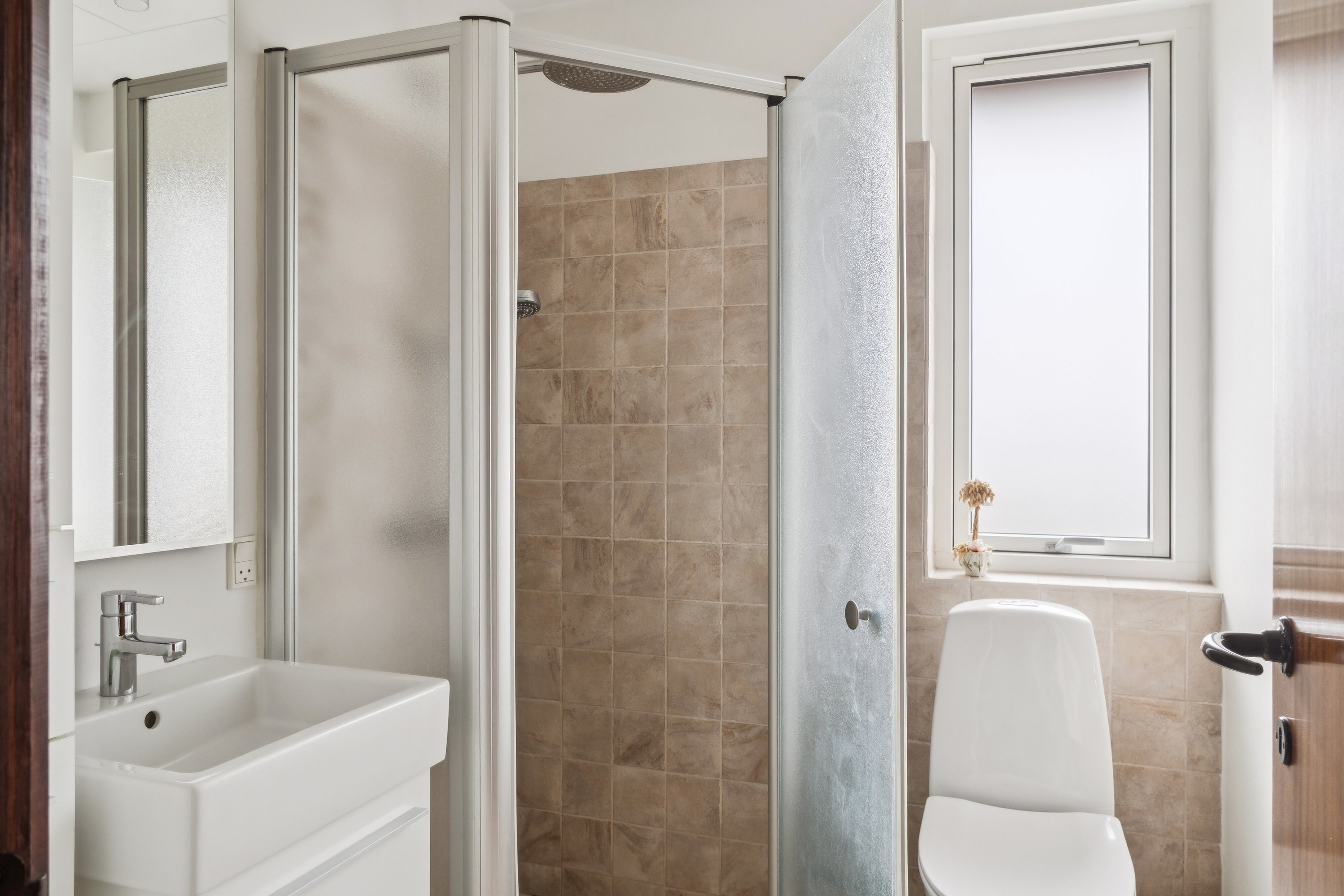 Fremhævet badeværelse billede i fuldskærmstilstand. Billede af Agervej 39, 8320 Mårslet