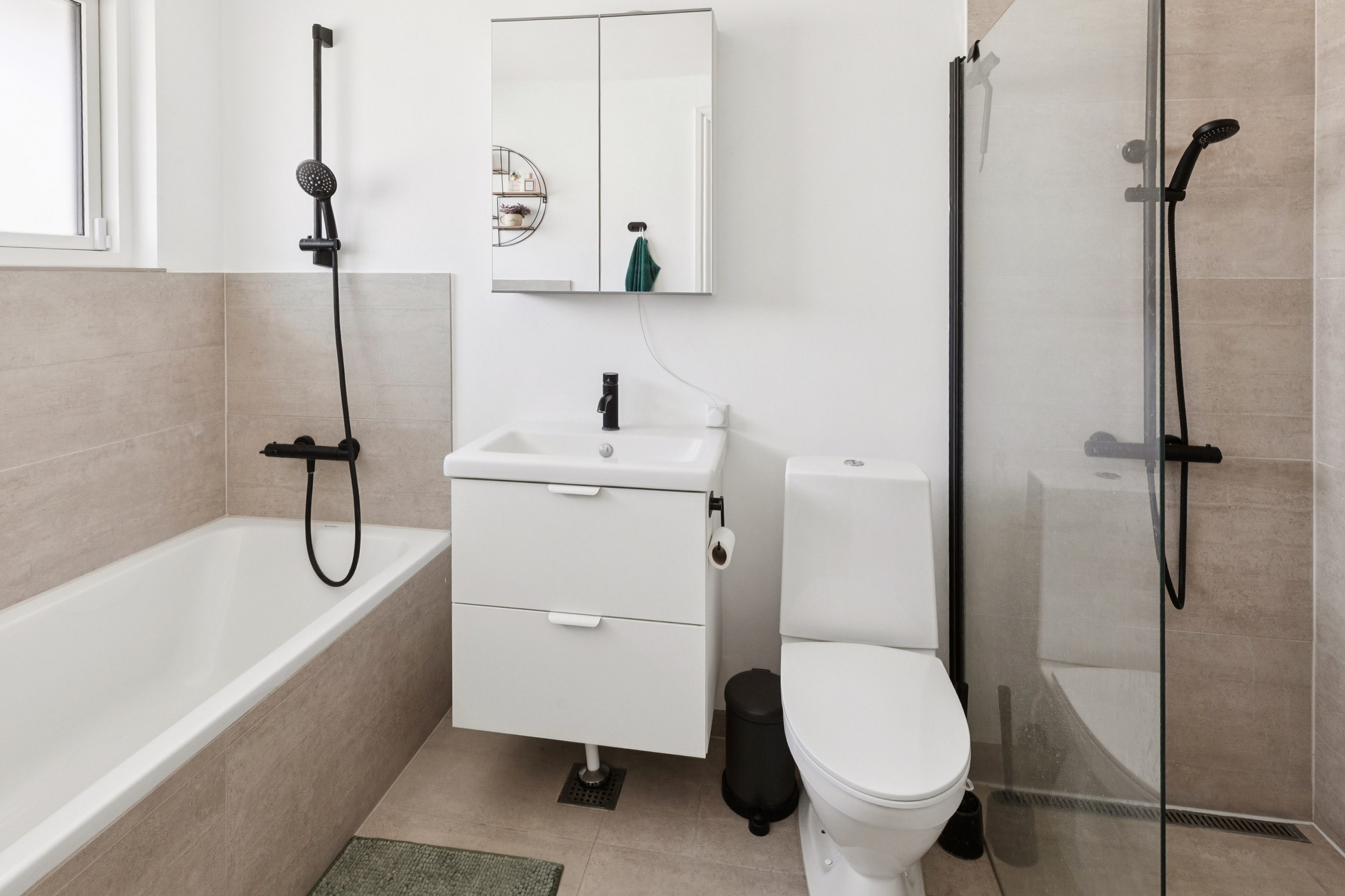 Fremhævet badeværelse billede i fuldskærmstilstand. Billede af Birkevang 80, Fløng, 2640 Hedehusene