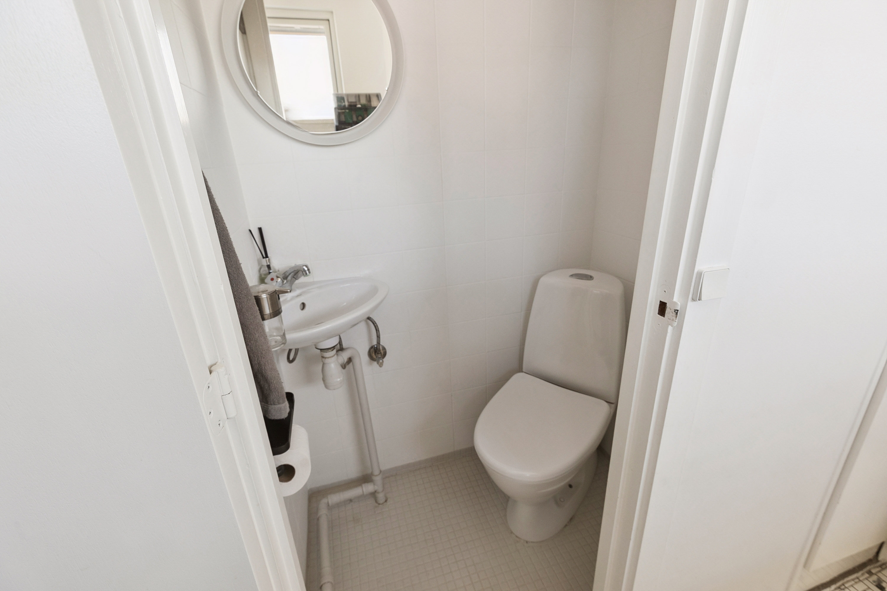 Fremhævet badeværelse billede i fuldskærmstilstand. Billede af Birkevang 80, Fløng, 2640 Hedehusene