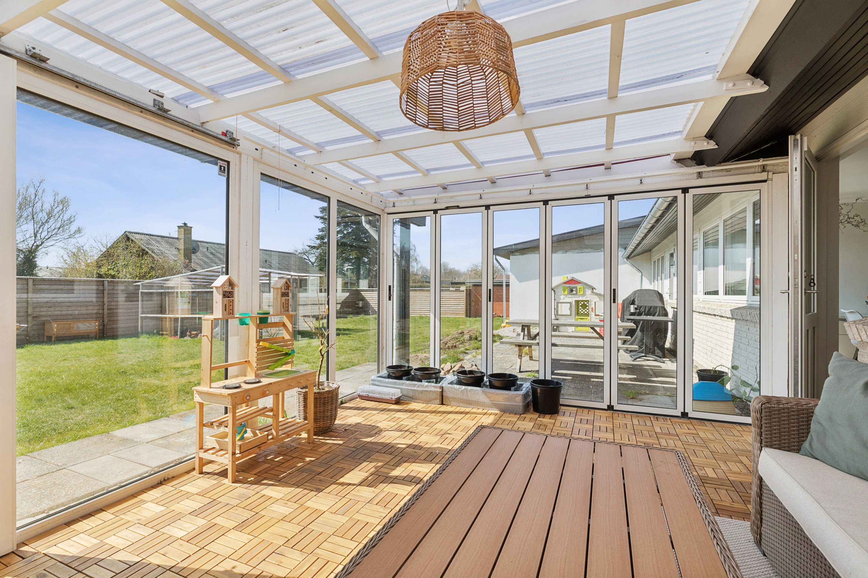 Fremhævet hyggelig udestue  billede i fuldskærmstilstand. Billede af Birkevang 80, Fløng, 2640 Hedehusene