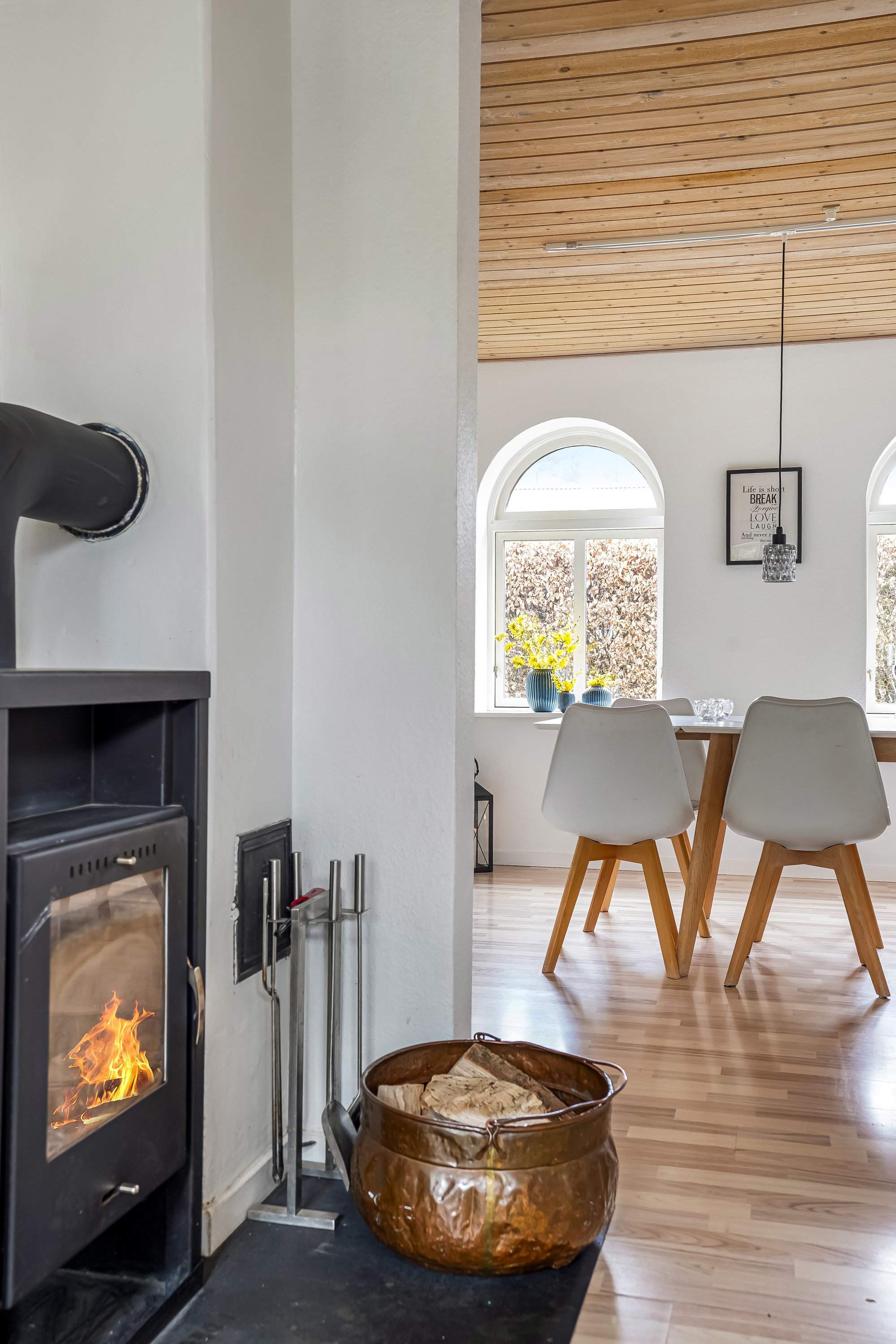 Fremhævet stue billede i fuldskærmstilstand. Billede af Burgårdevej 26, Vinding, 8654 Bryrup