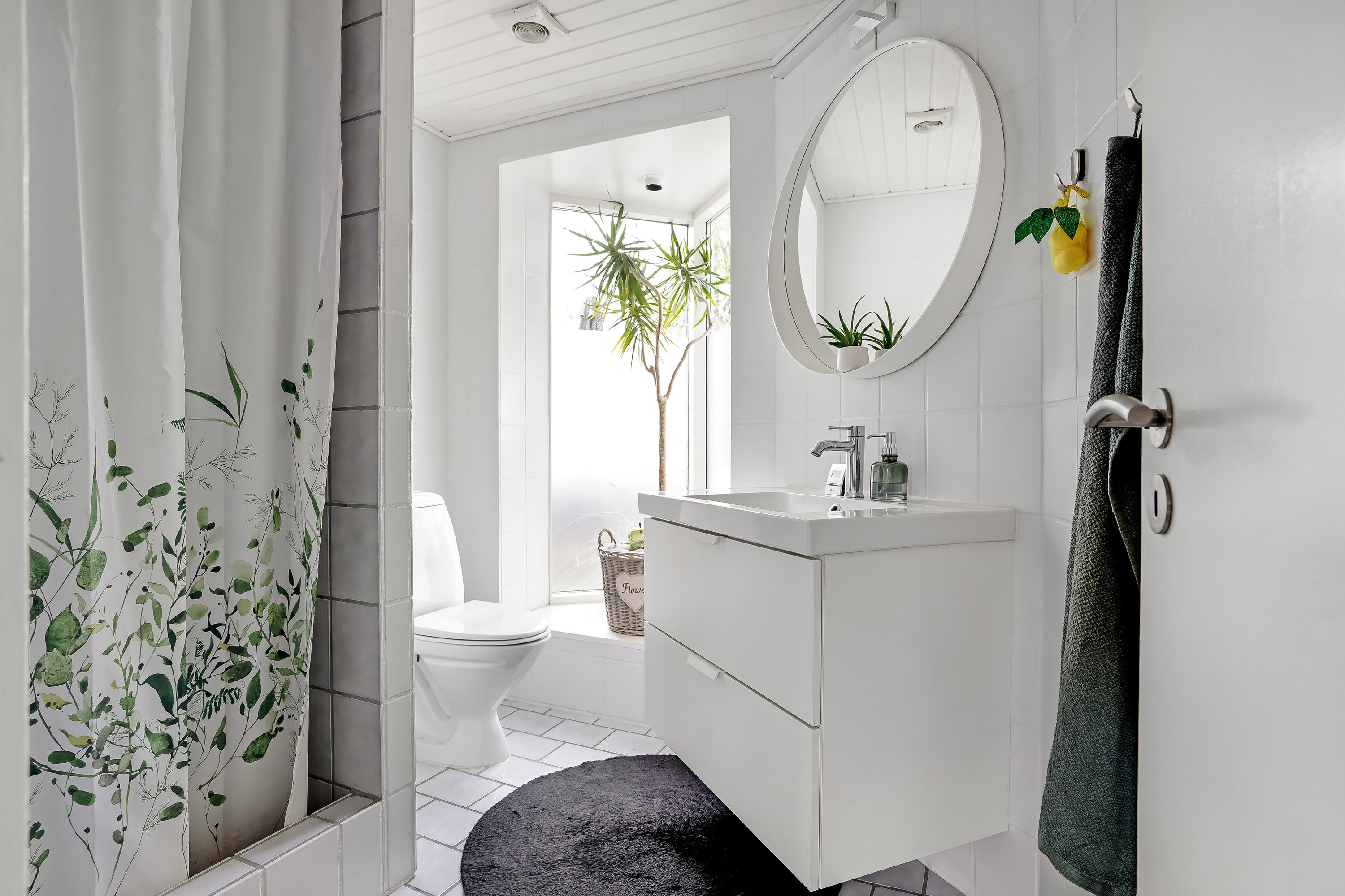 Fremhævet badeværelse billede i fuldskærmstilstand. Billede af Hesselballevej 30, 7171 Uldum