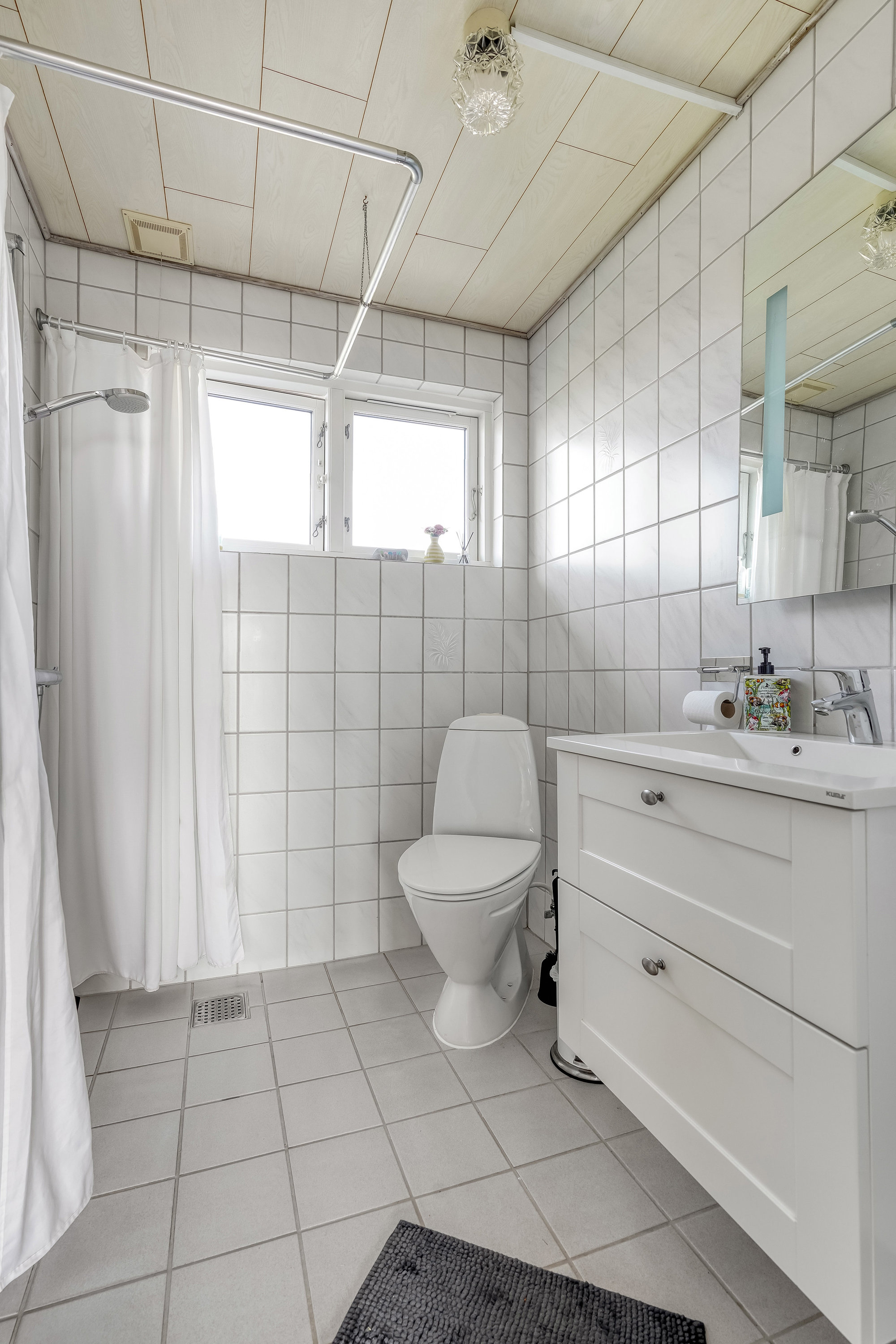 Fremhævet toilet billede i fuldskærmstilstand. Billede af Mølletoften 2, 8740 Brædstrup
