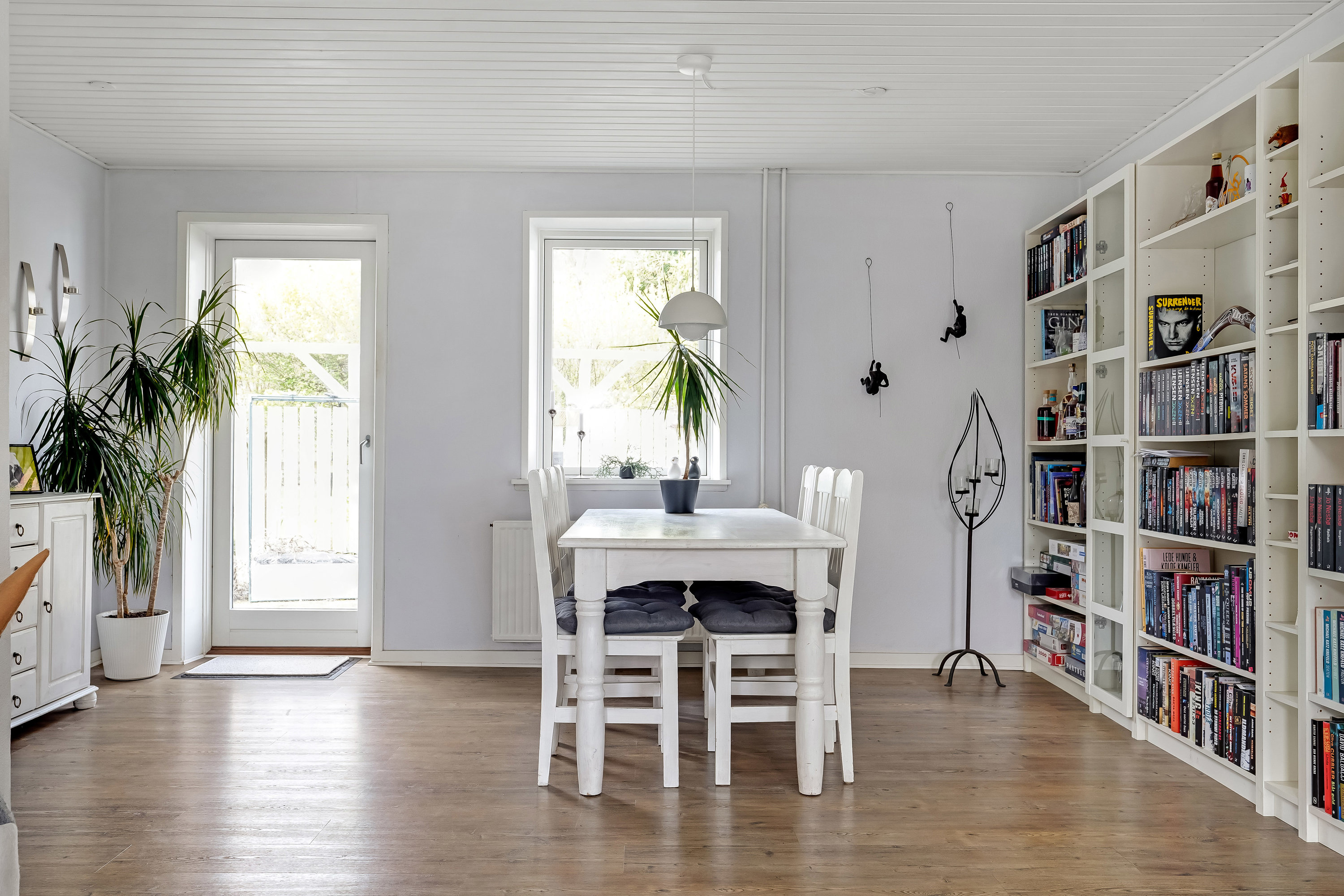 Fremhævet stue billede i fuldskærmstilstand. Billede af Hesselballevej 30, 7171 Uldum