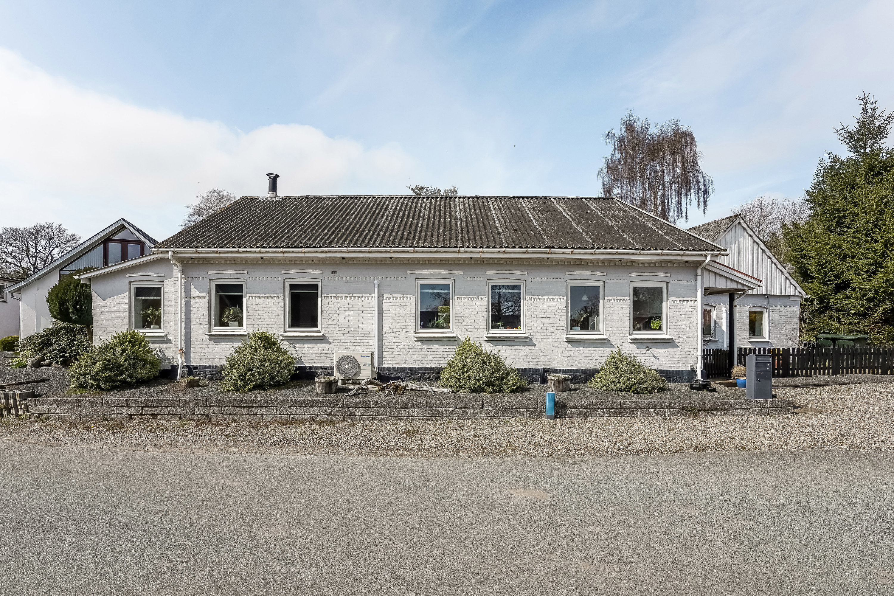 Fremhævet ejendommen billede i fuldskærmstilstand. Billede af Hesselballevej 30, 7171 Uldum