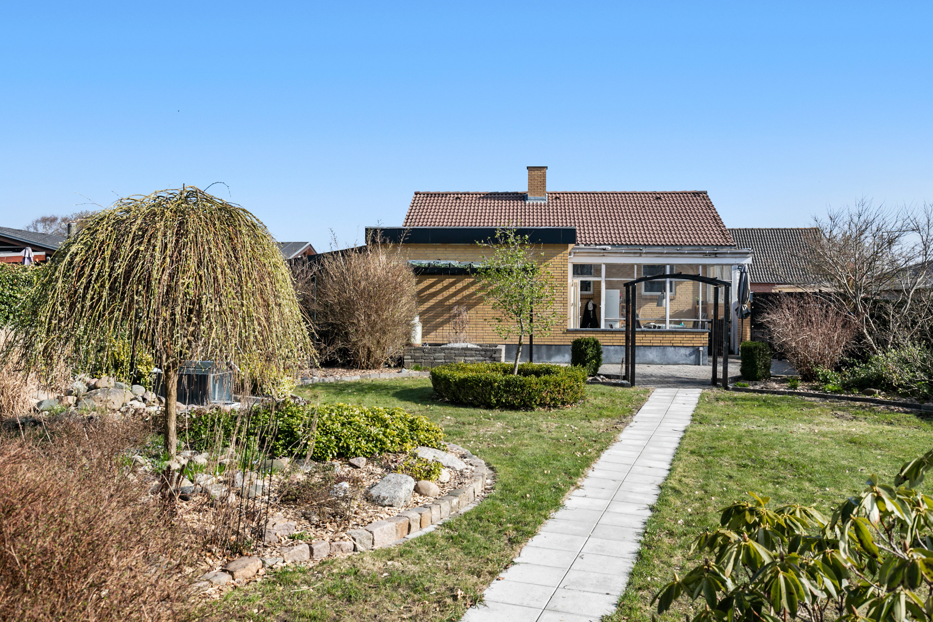 Fremhævet have billede i fuldskærmstilstand. Billede af Sommervænget 3, 9700 Brønderslev