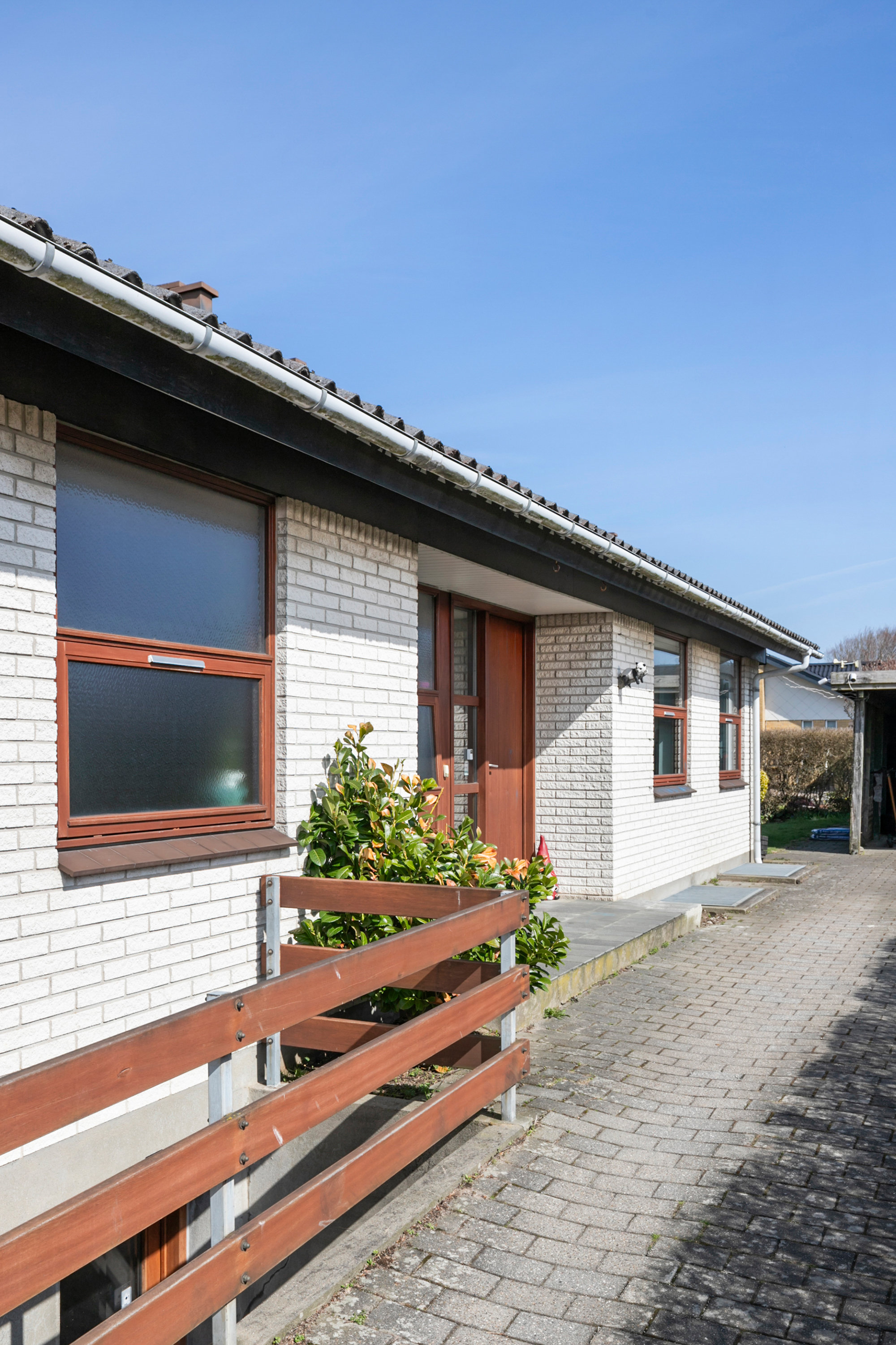 Fremhævet facade billede i fuldskærmstilstand. Billede af Snehvidevej 4, 9700 Brønderslev