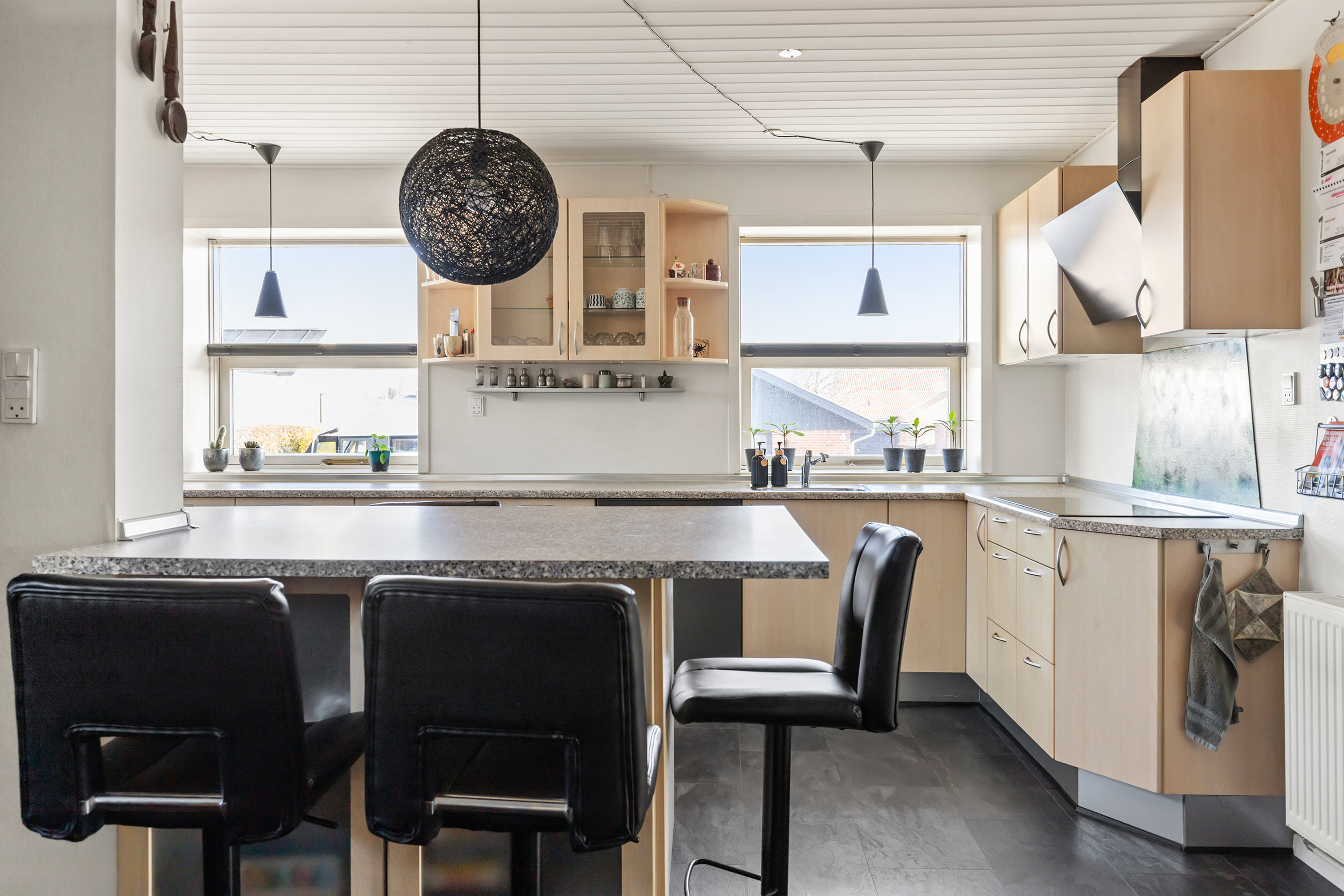 Fremhævet køkken billede i fuldskærmstilstand. Billede af Sommervænget 3, 9700 Brønderslev