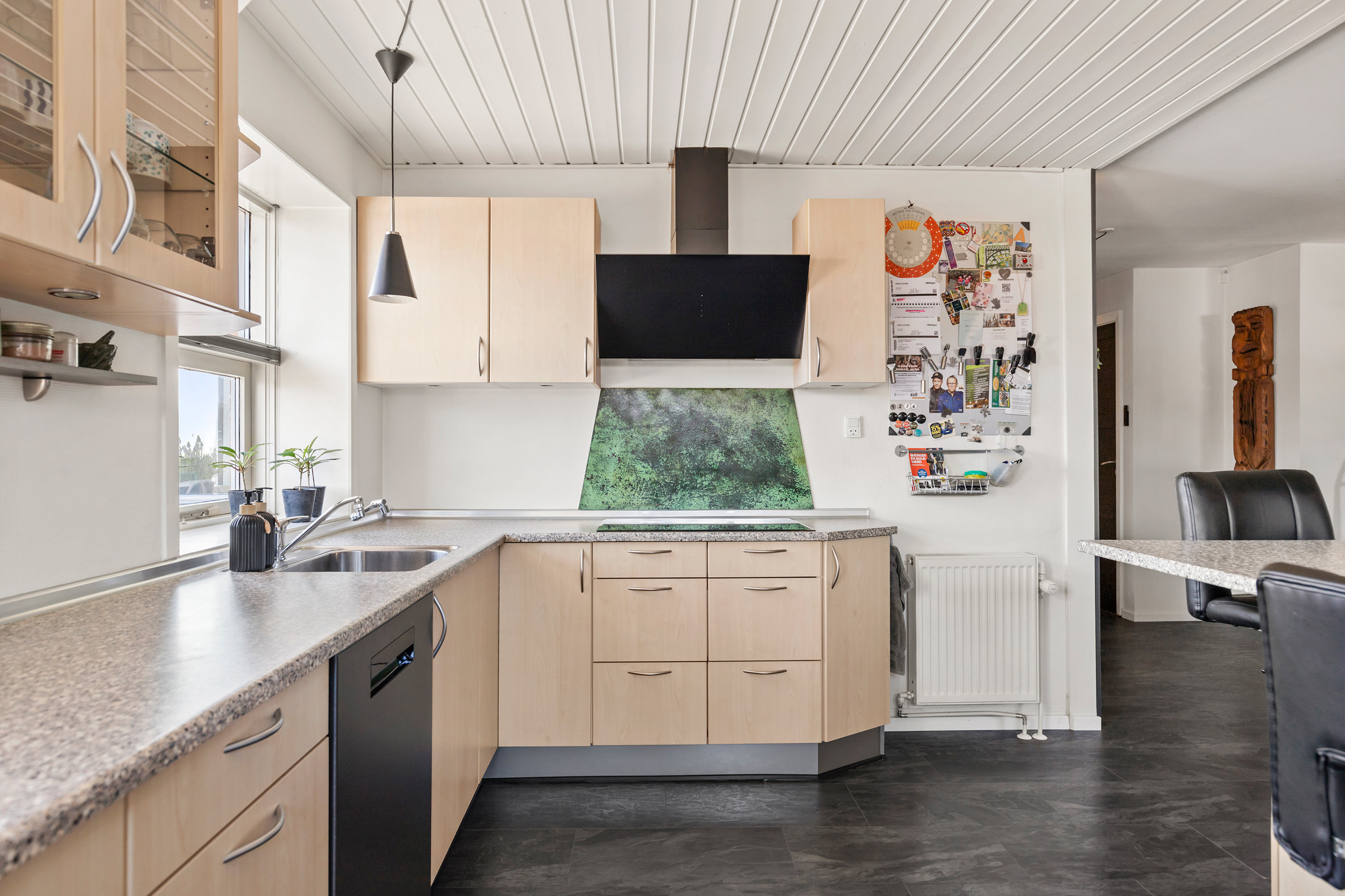 Fremhævet køkken billede i fuldskærmstilstand. Billede af Sommervænget 3, 9700 Brønderslev