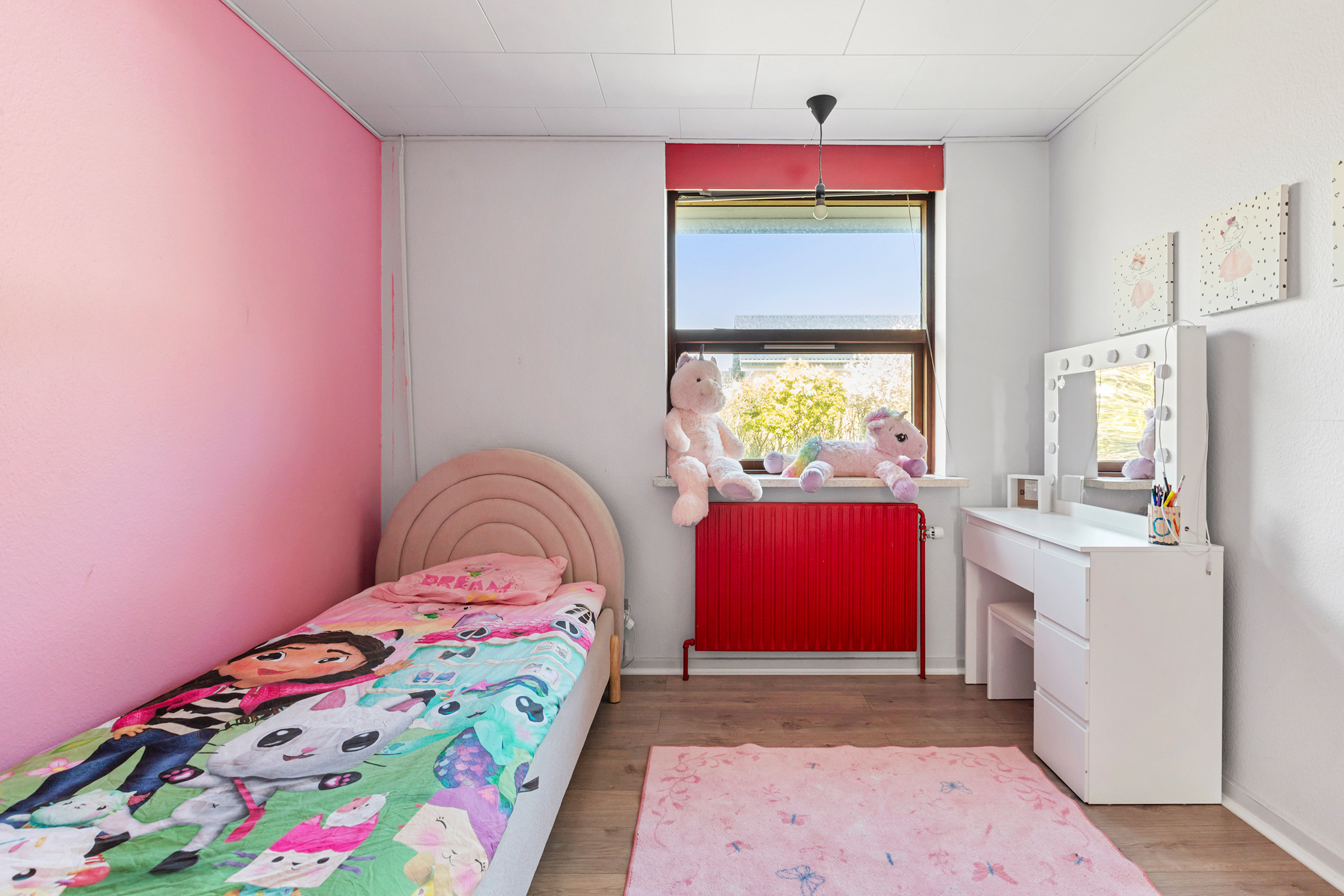 Fremhævet soveværelse billede i fuldskærmstilstand. Billede af Snehvidevej 4, 9700 Brønderslev