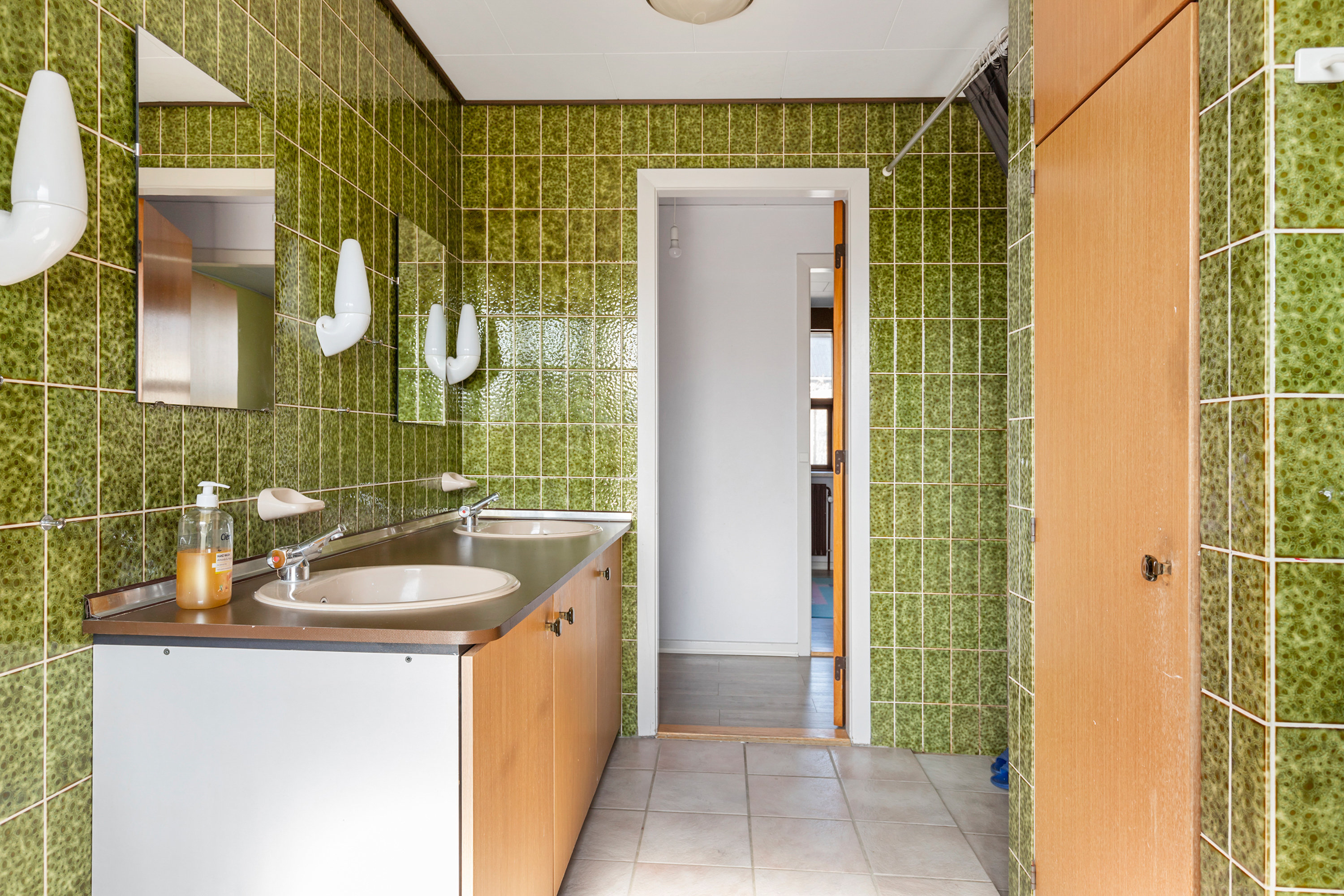 Fremhævet badeværelse billede i fuldskærmstilstand. Billede af Snehvidevej 4, 9700 Brønderslev