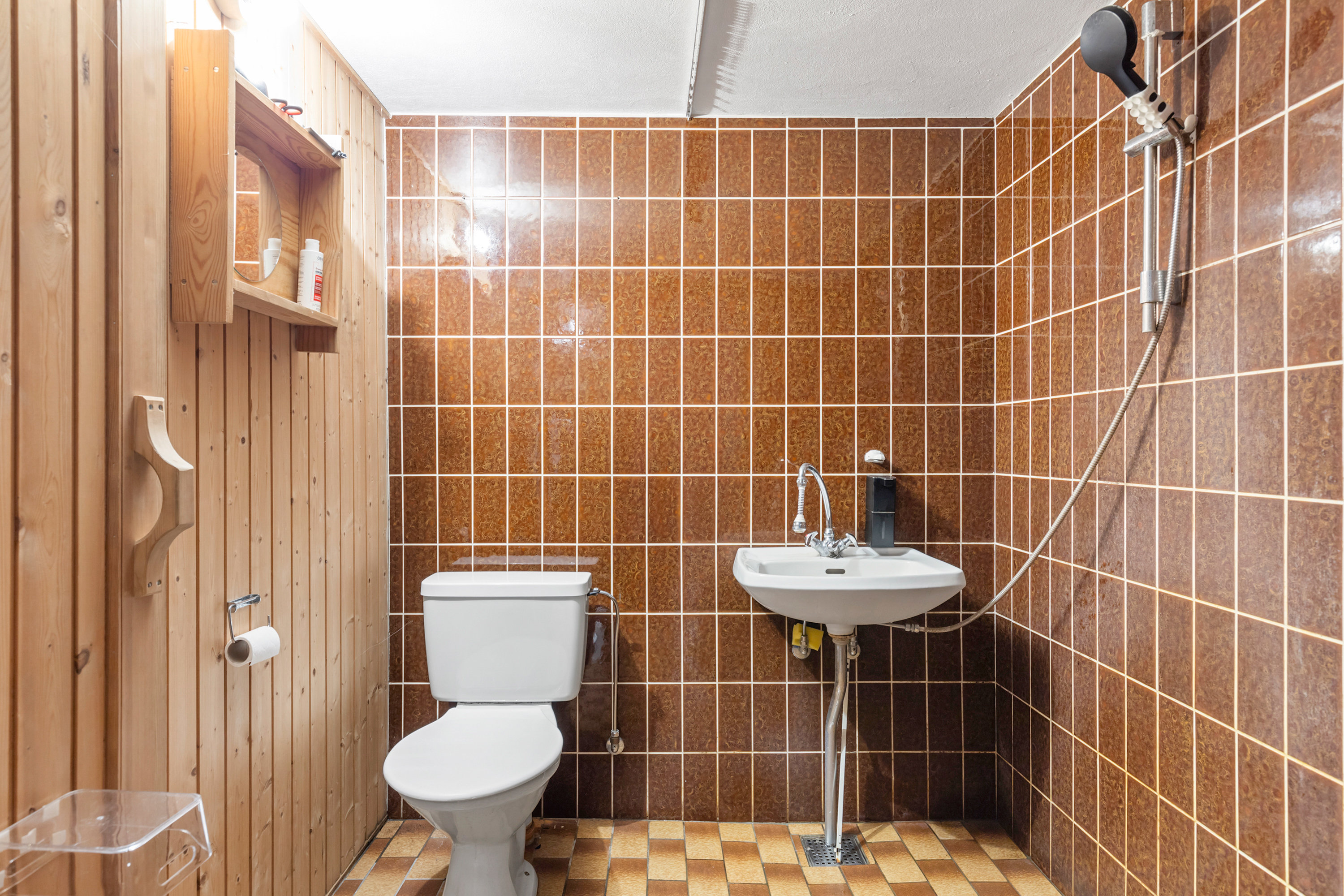 Fremhævet badeværelse billede i fuldskærmstilstand. Billede af Snehvidevej 4, 9700 Brønderslev