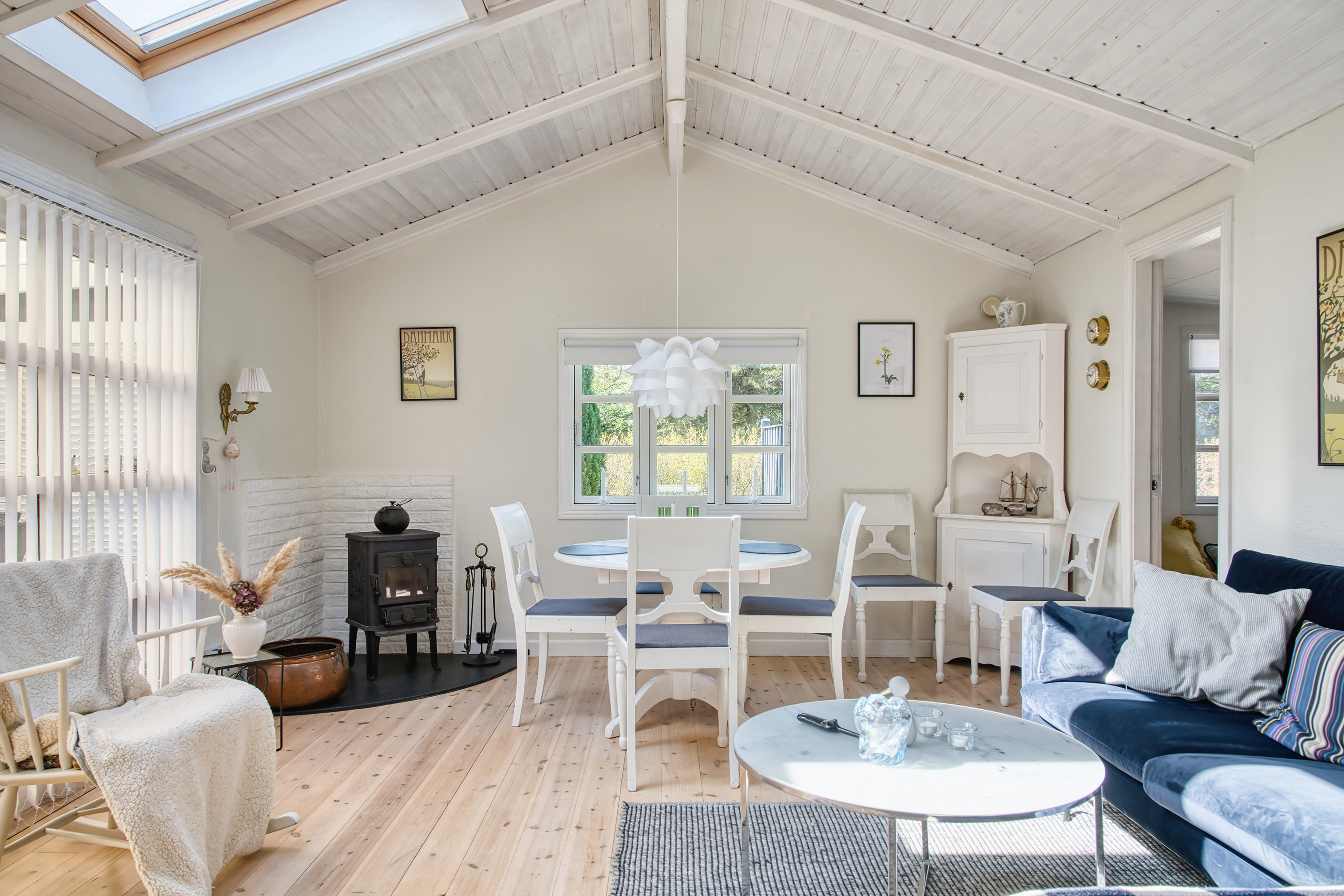 Fremhævet stue billede i fuldskærmstilstand. Billede af Solvænget 3, 4873 Væggerløse