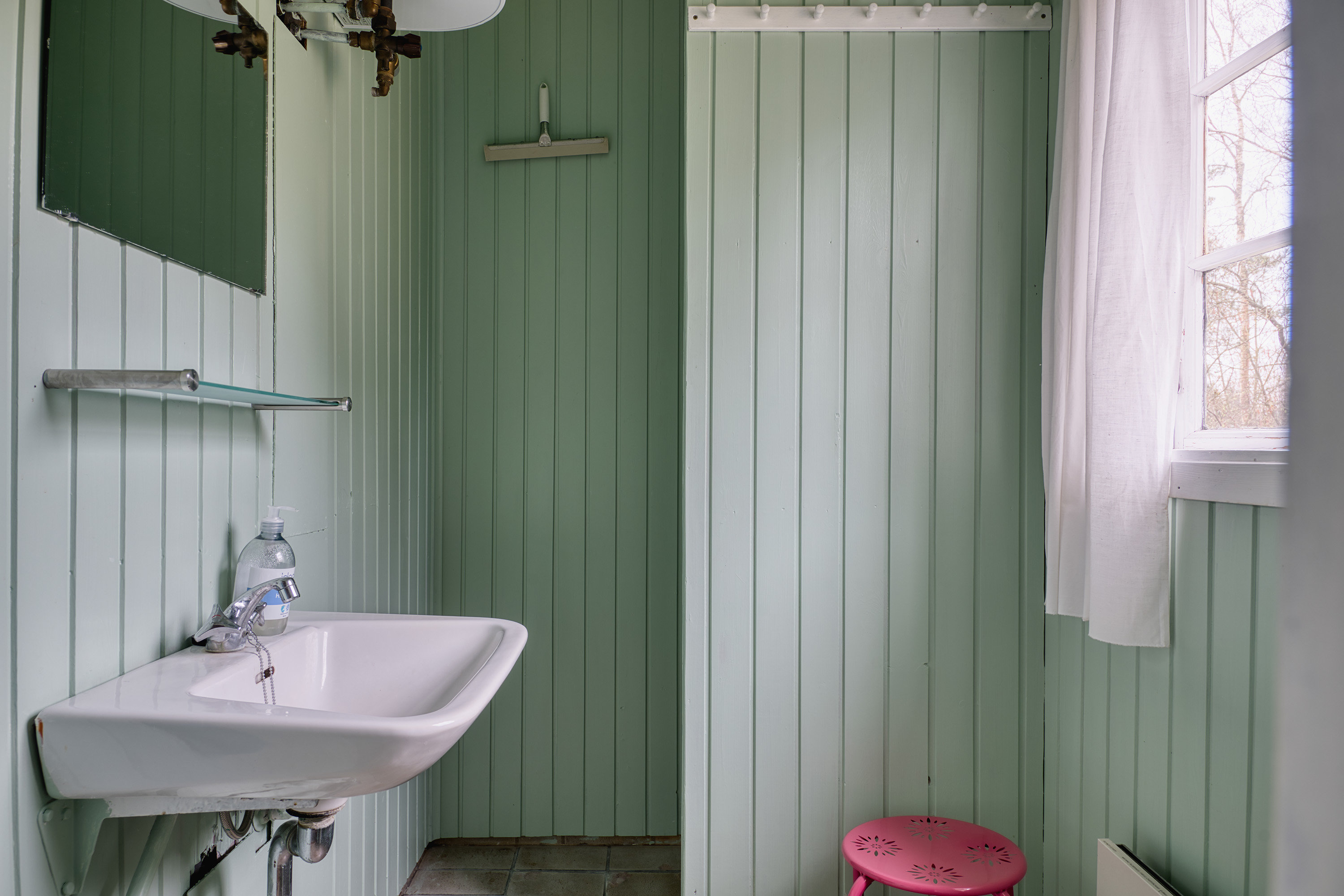 Fremhævet badeværelse billede i fuldskærmstilstand. Billede af Pedersdalvænget 24, 4873 Væggerløse