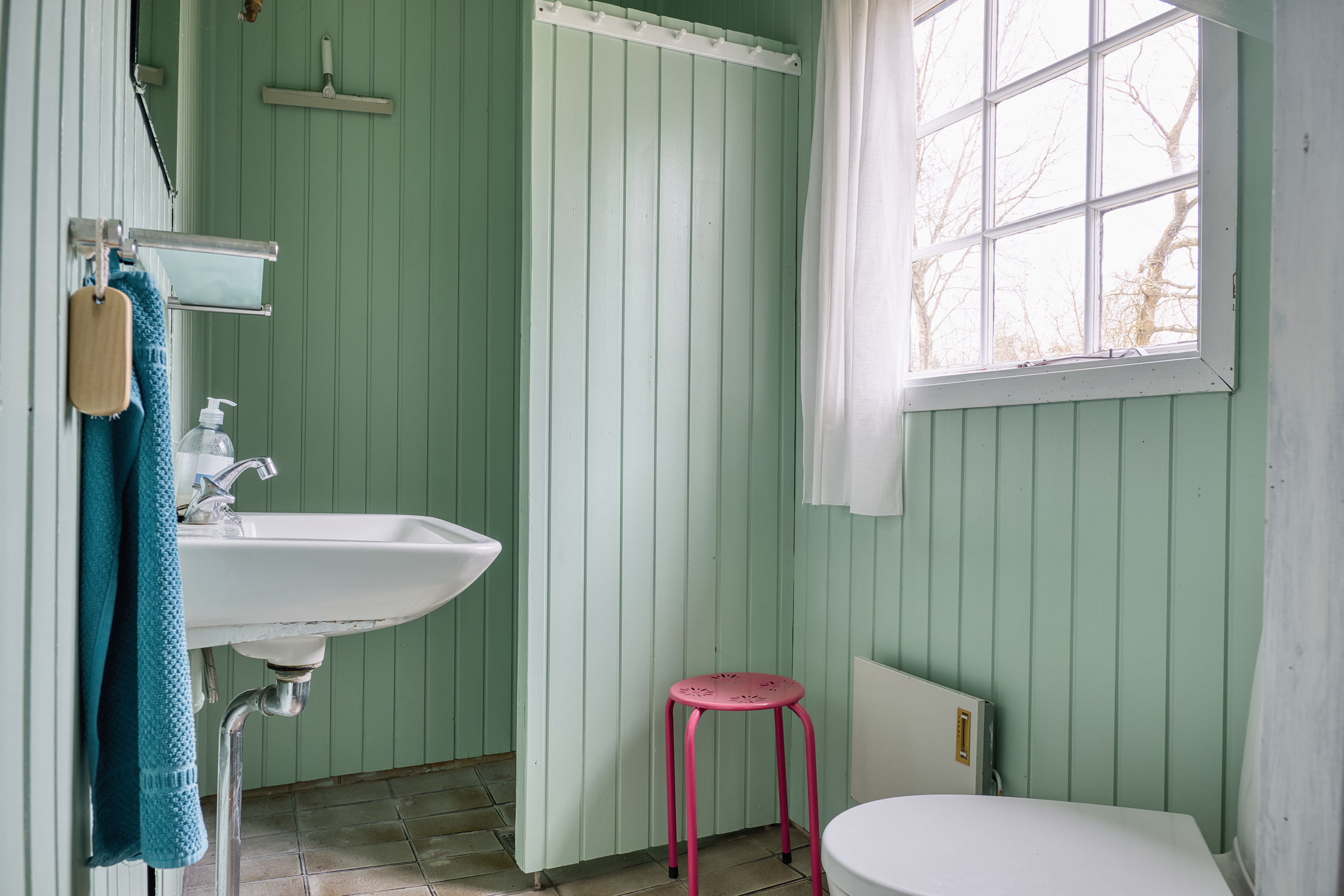 Fremhævet badeværelse billede i fuldskærmstilstand. Billede af Pedersdalvænget 24, 4873 Væggerløse