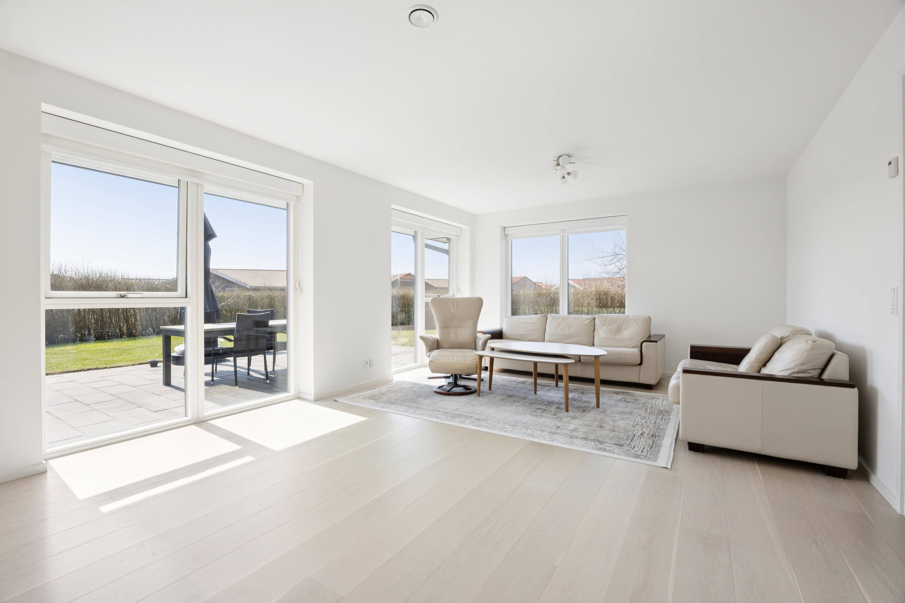 Fremhævet stue billede i fuldskærmstilstand. Billede af Skovbo Alle 63, 2670 Greve