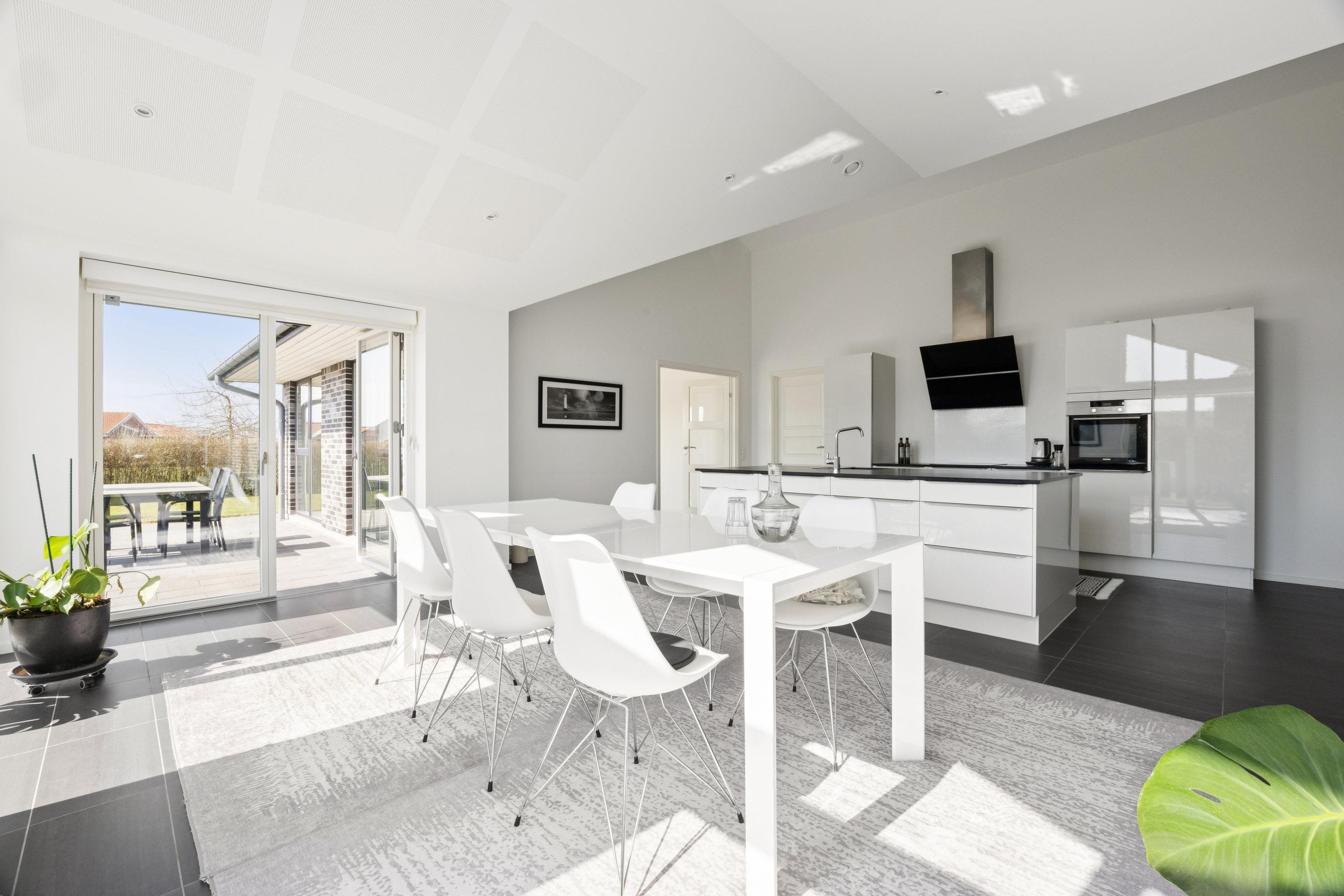 Fremhævet køkken/alrum billede i fuldskærmstilstand. Billede af Skovbo Alle 63, 2670 Greve