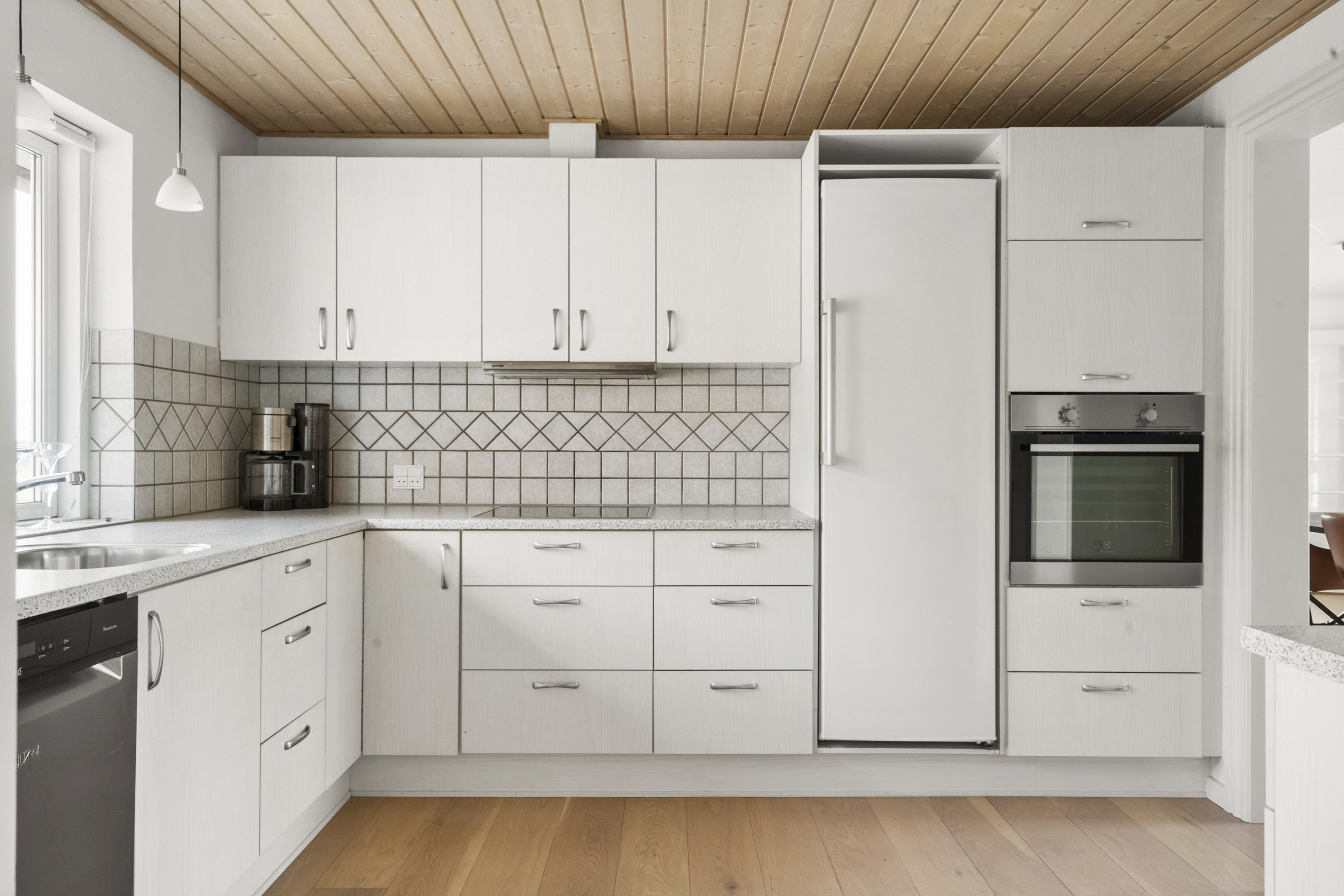 Fremhævet køkken billede i fuldskærmstilstand. Billede af Ejsingholmvej 14, Ejsingholm, 7830 Vinderup