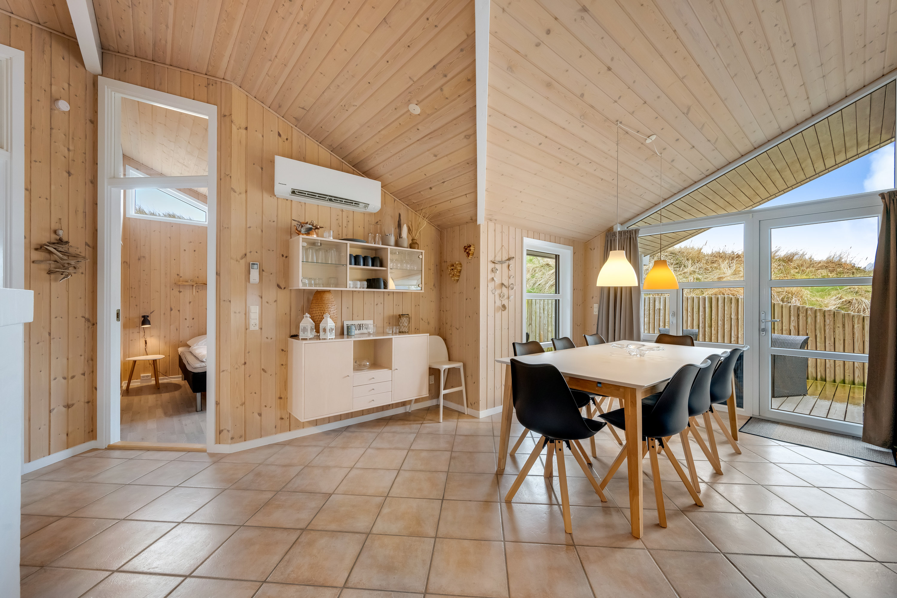 Fremhævet stue billede i fuldskærmstilstand. Billede af Bjerregårdsvej 314, Bjerregaard, 6960 Hvide Sande