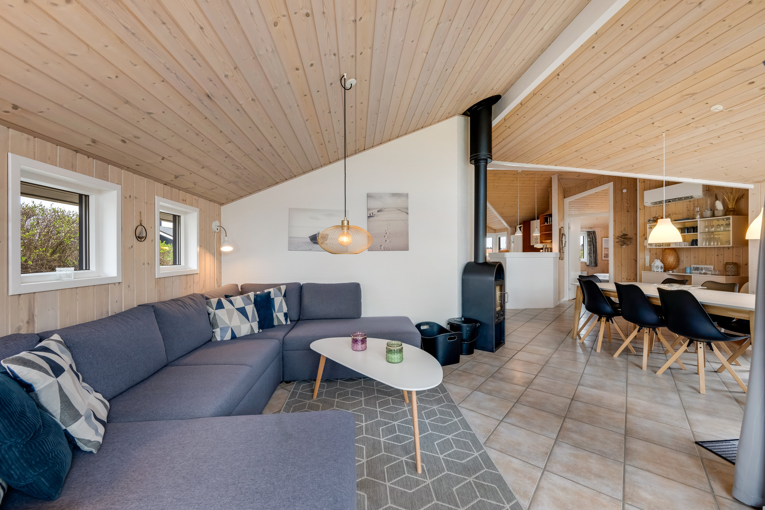 Fremhævet stue billede i fuldskærmstilstand. Billede af Bjerregårdsvej 314, Bjerregaard, 6960 Hvide Sande