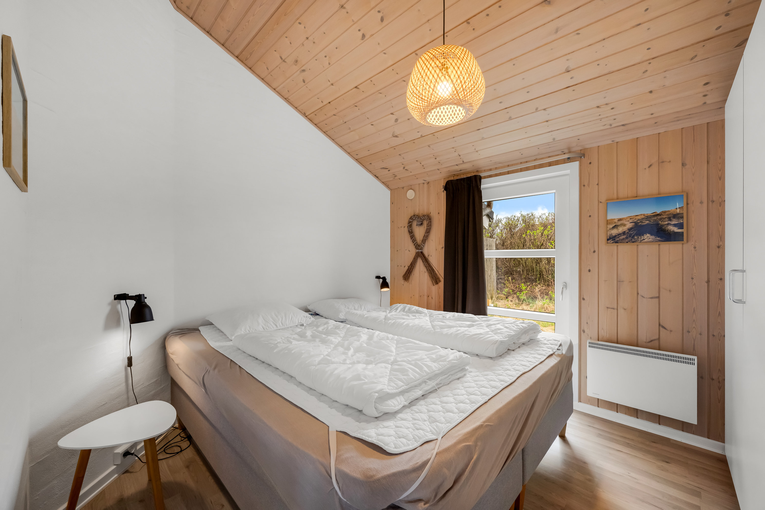 Fremhævet soveværelse billede i fuldskærmstilstand. Billede af Bjerregårdsvej 314, Bjerregaard, 6960 Hvide Sande