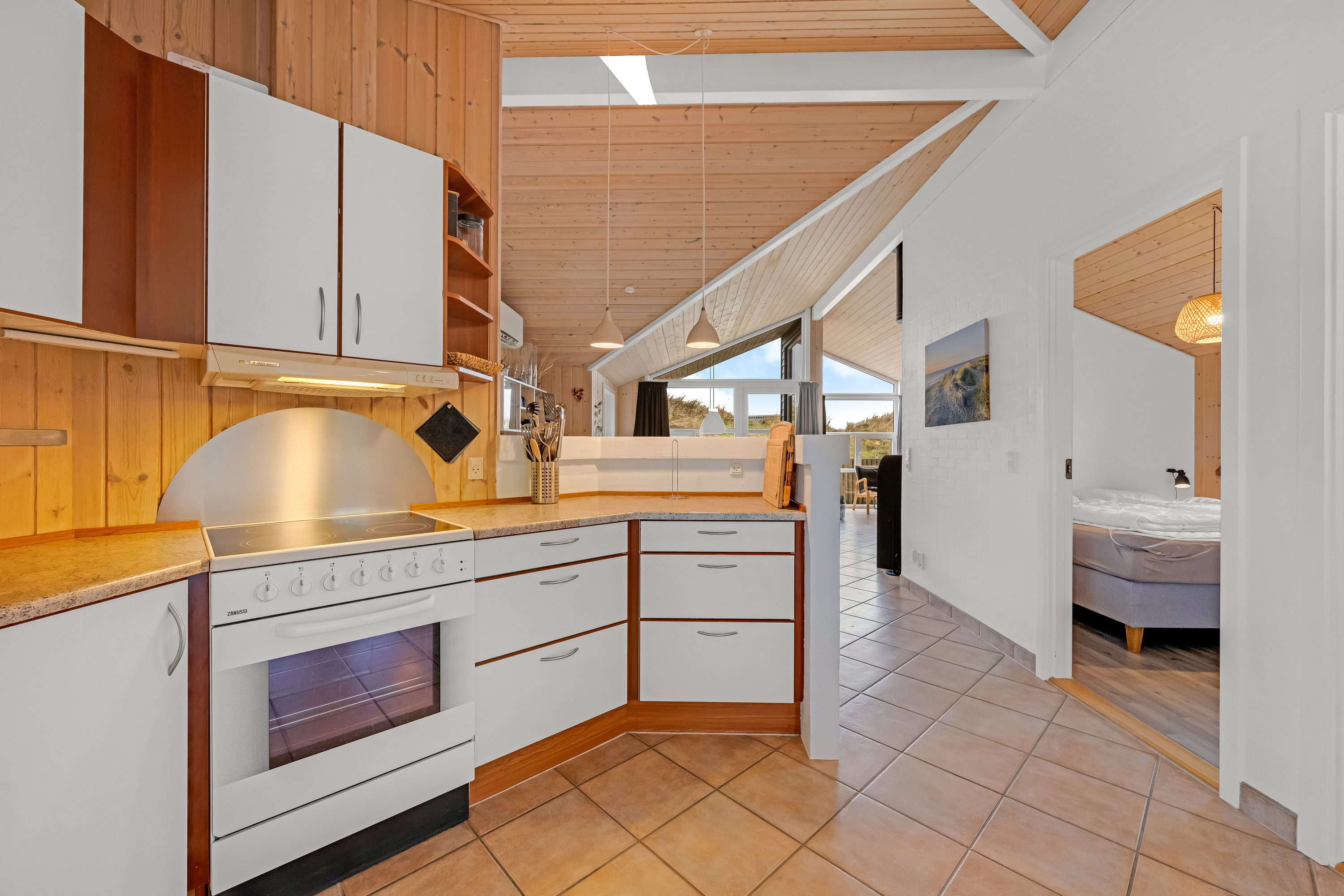 Fremhævet køkken billede i fuldskærmstilstand. Billede af Bjerregårdsvej 314, Bjerregaard, 6960 Hvide Sande